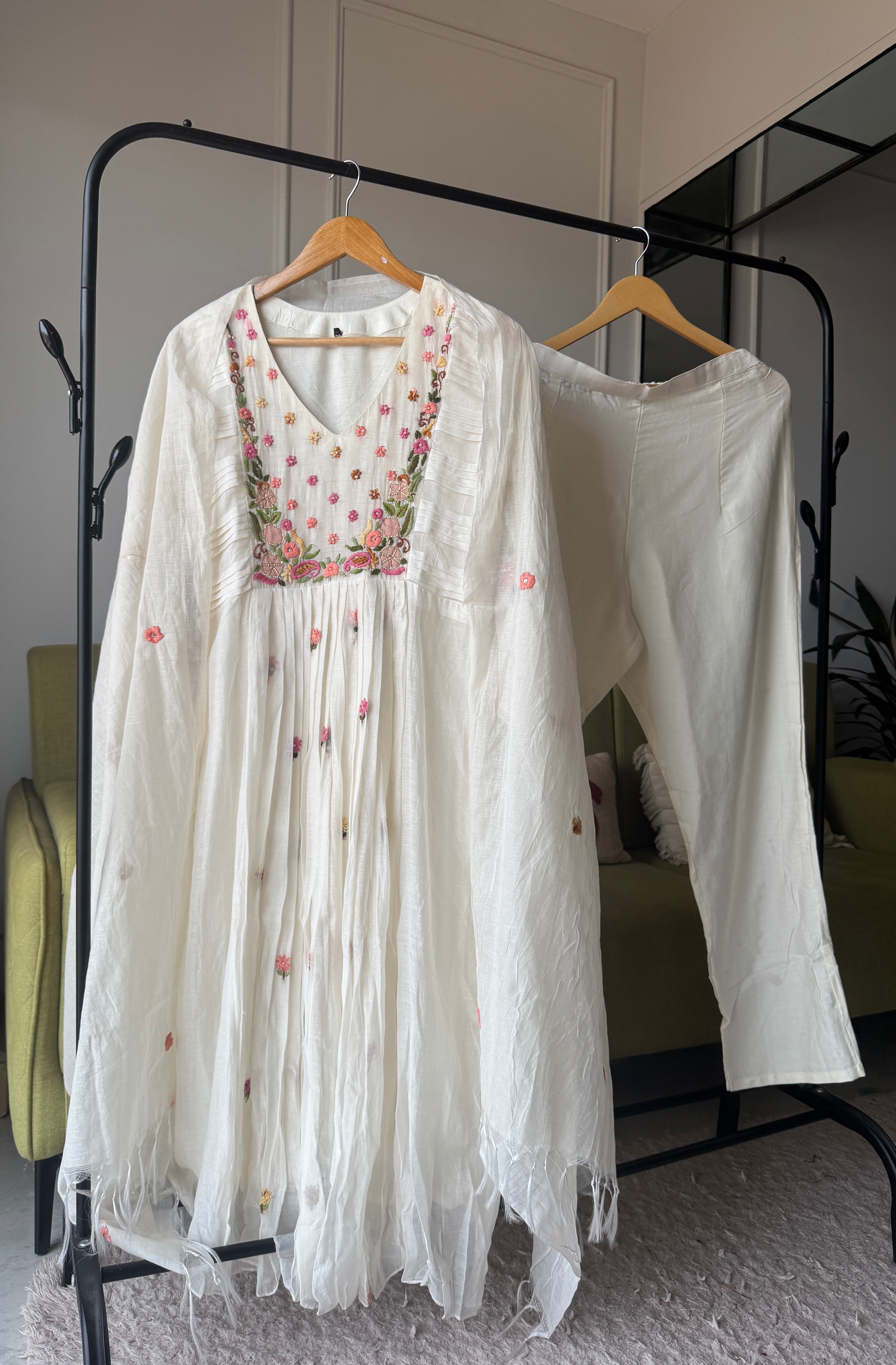 Maya Embroided Set (Pre Order 10 days)