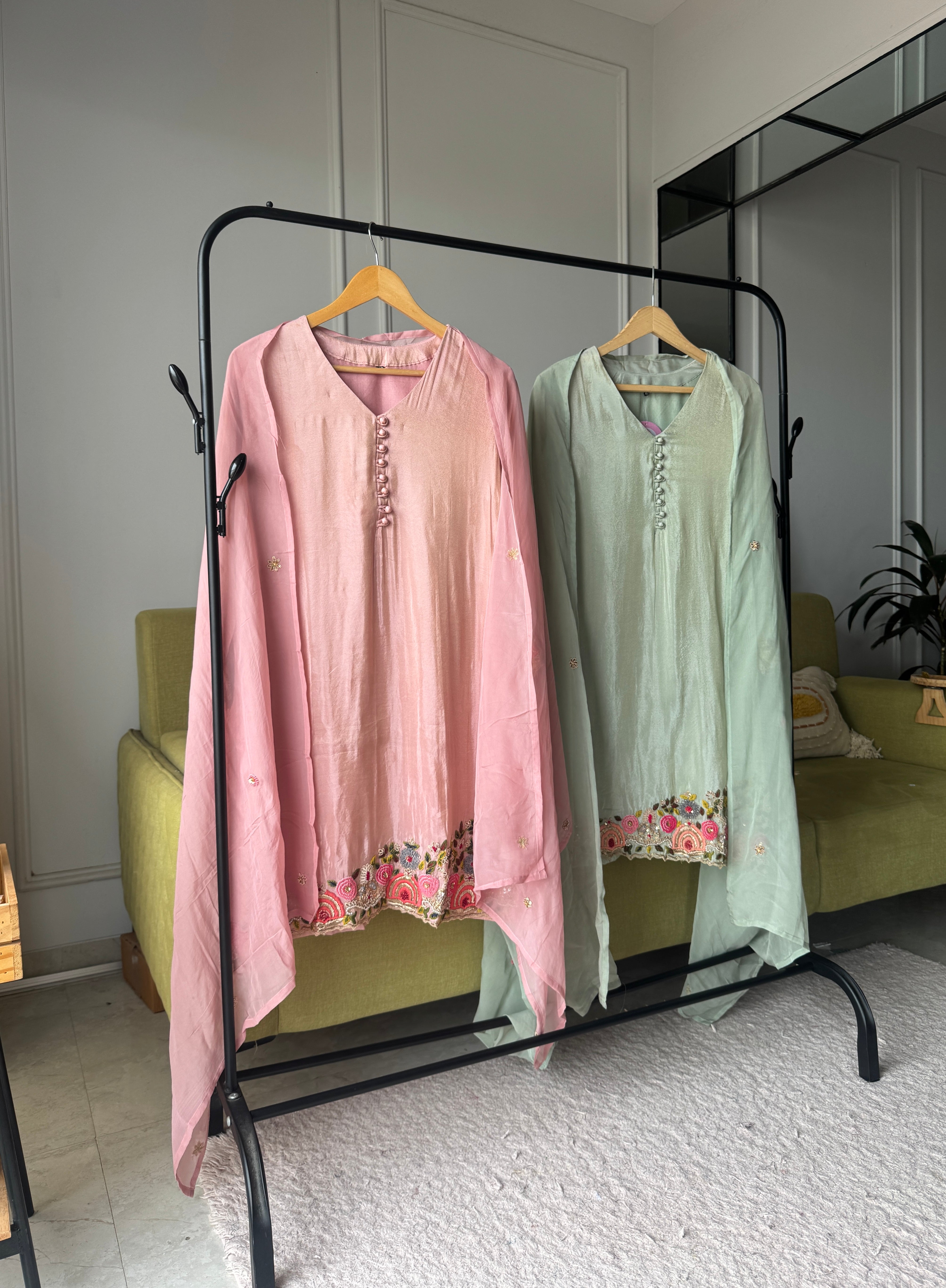 Nikhila Handwork Set