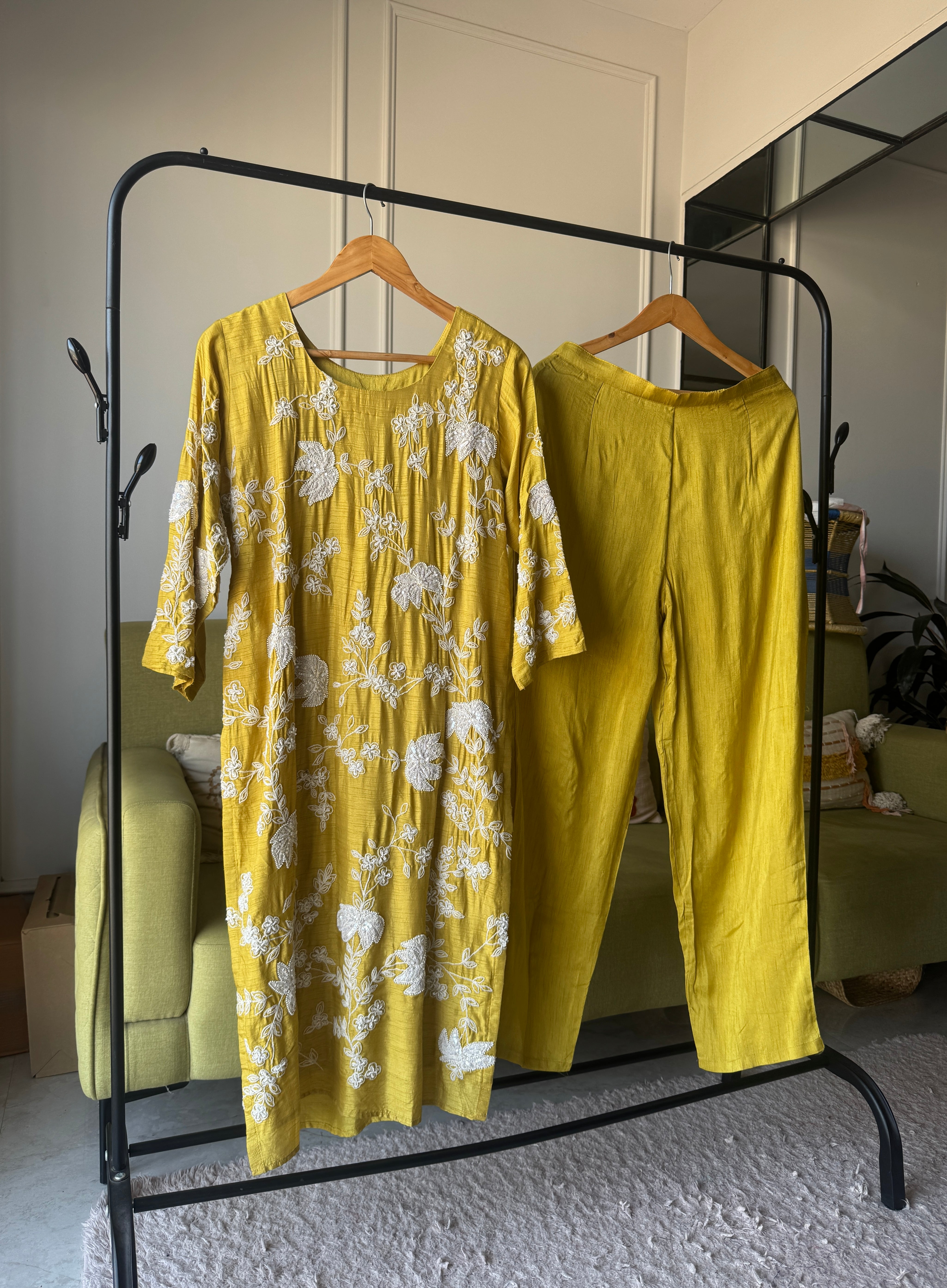 Grishma Kardana Thread Single Set