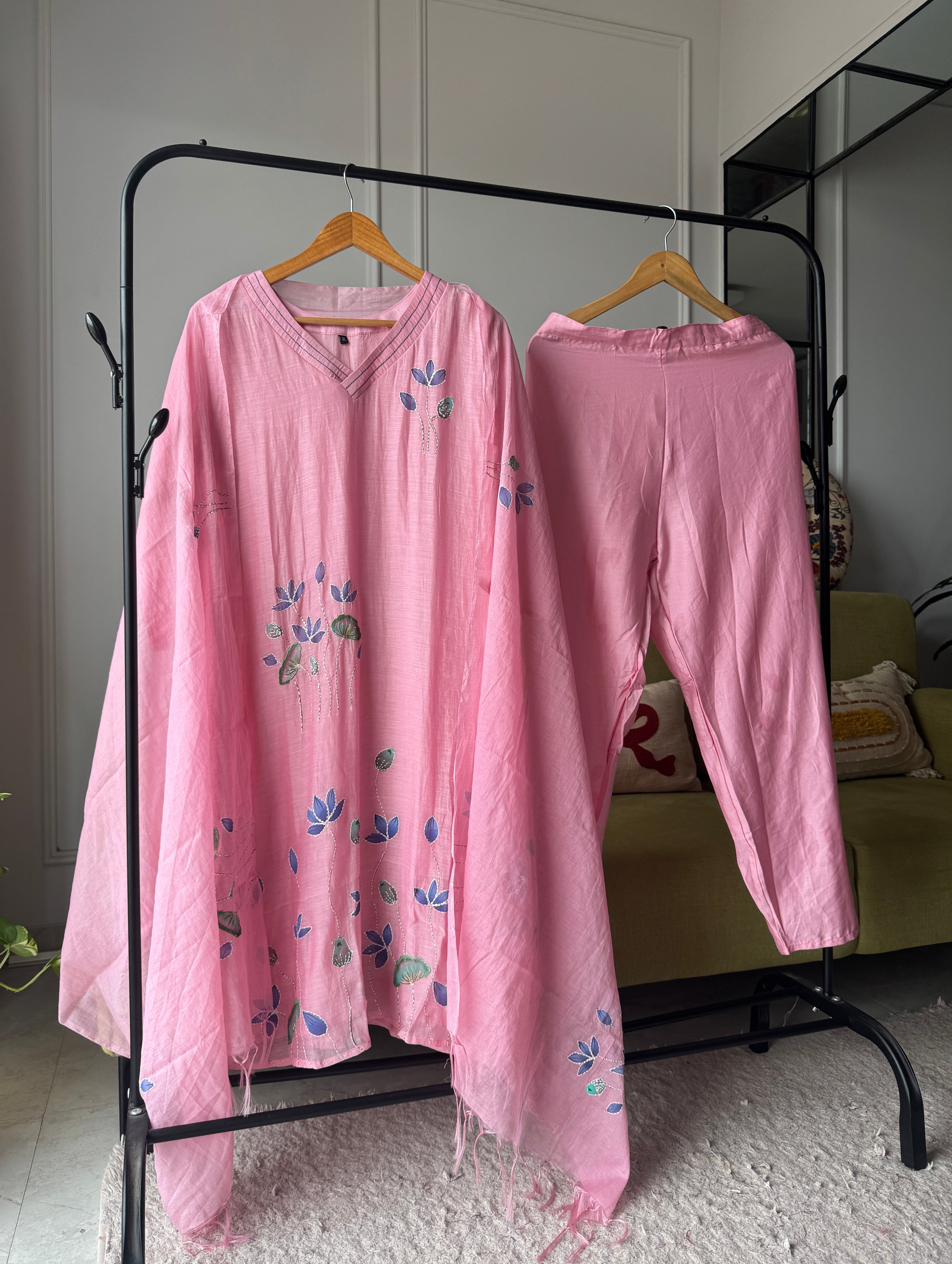 Aarvi Embroided Set(Make to Order)