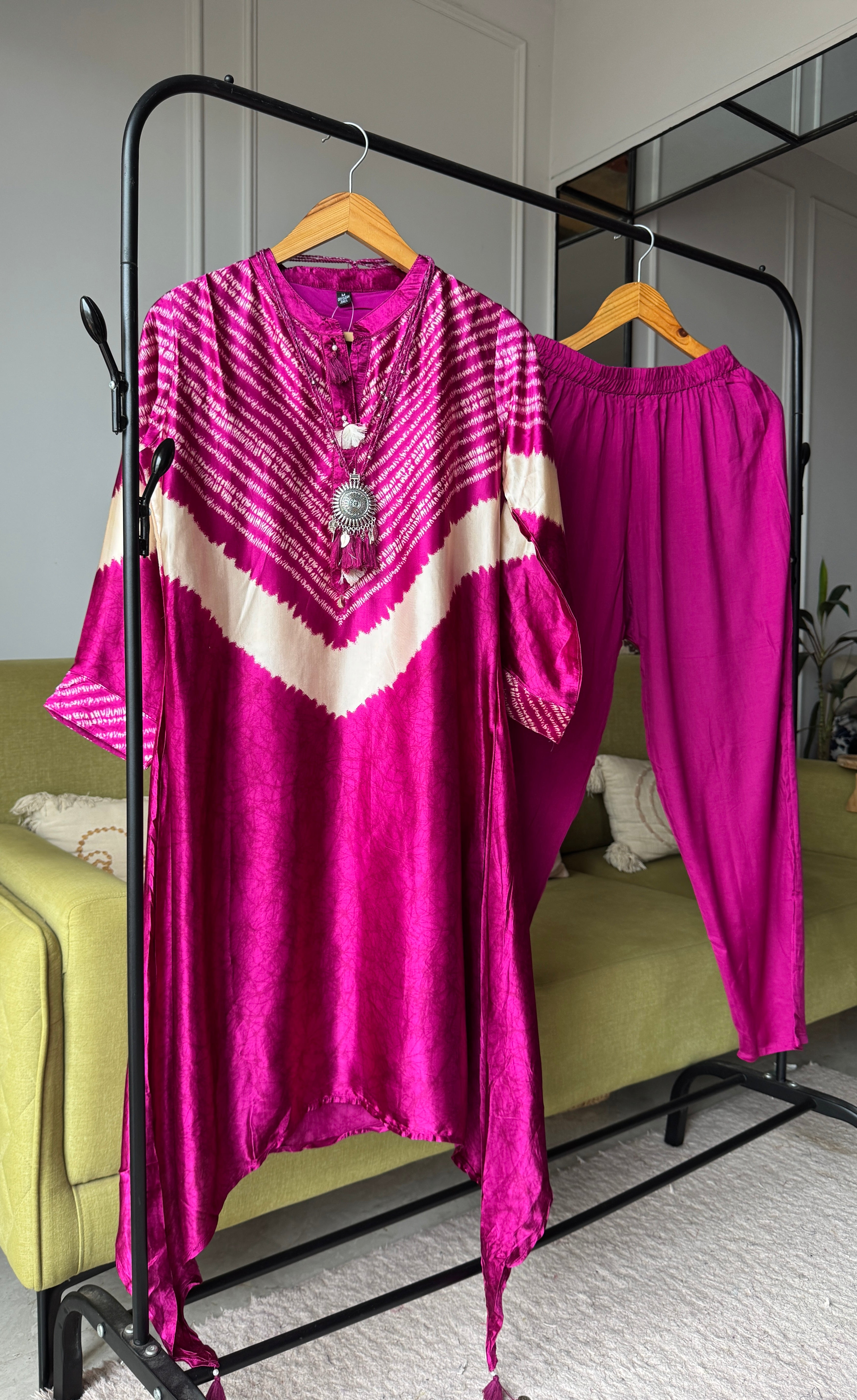 Suhana Bandhani Print Kurti And Pant Set