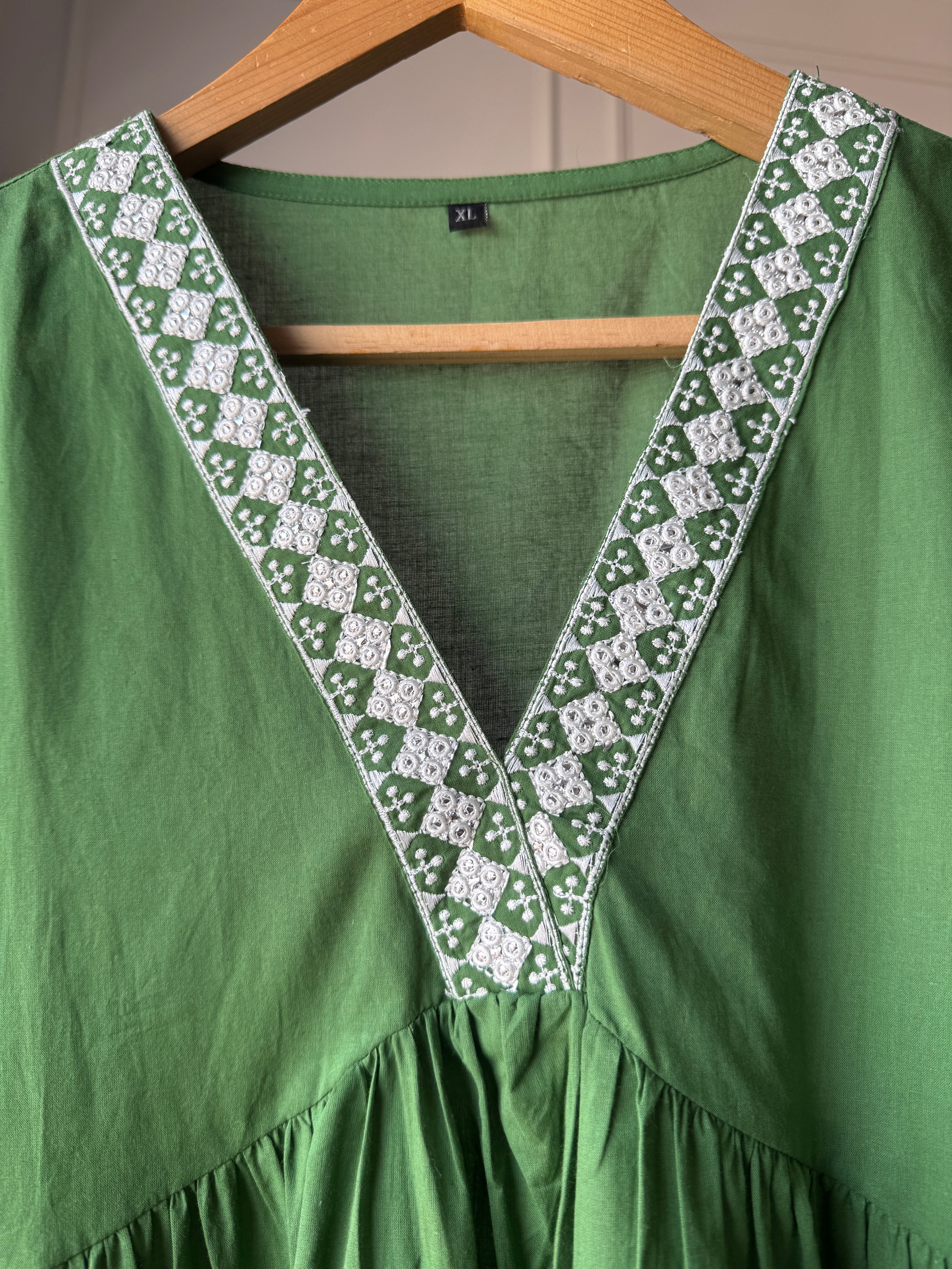 Farheen v neck lace patchwork dress