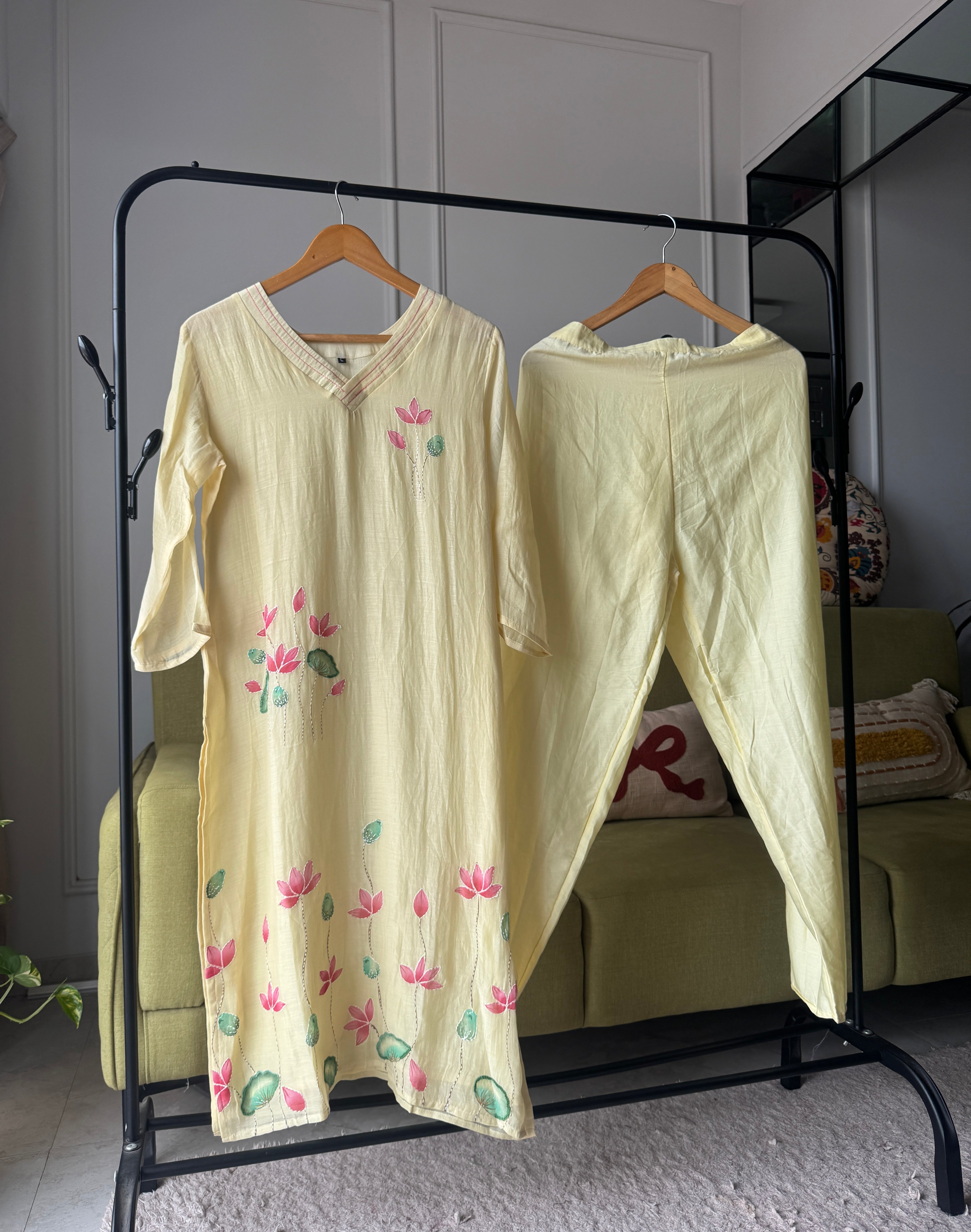 Aarvi Embroided Set(Make to Order)