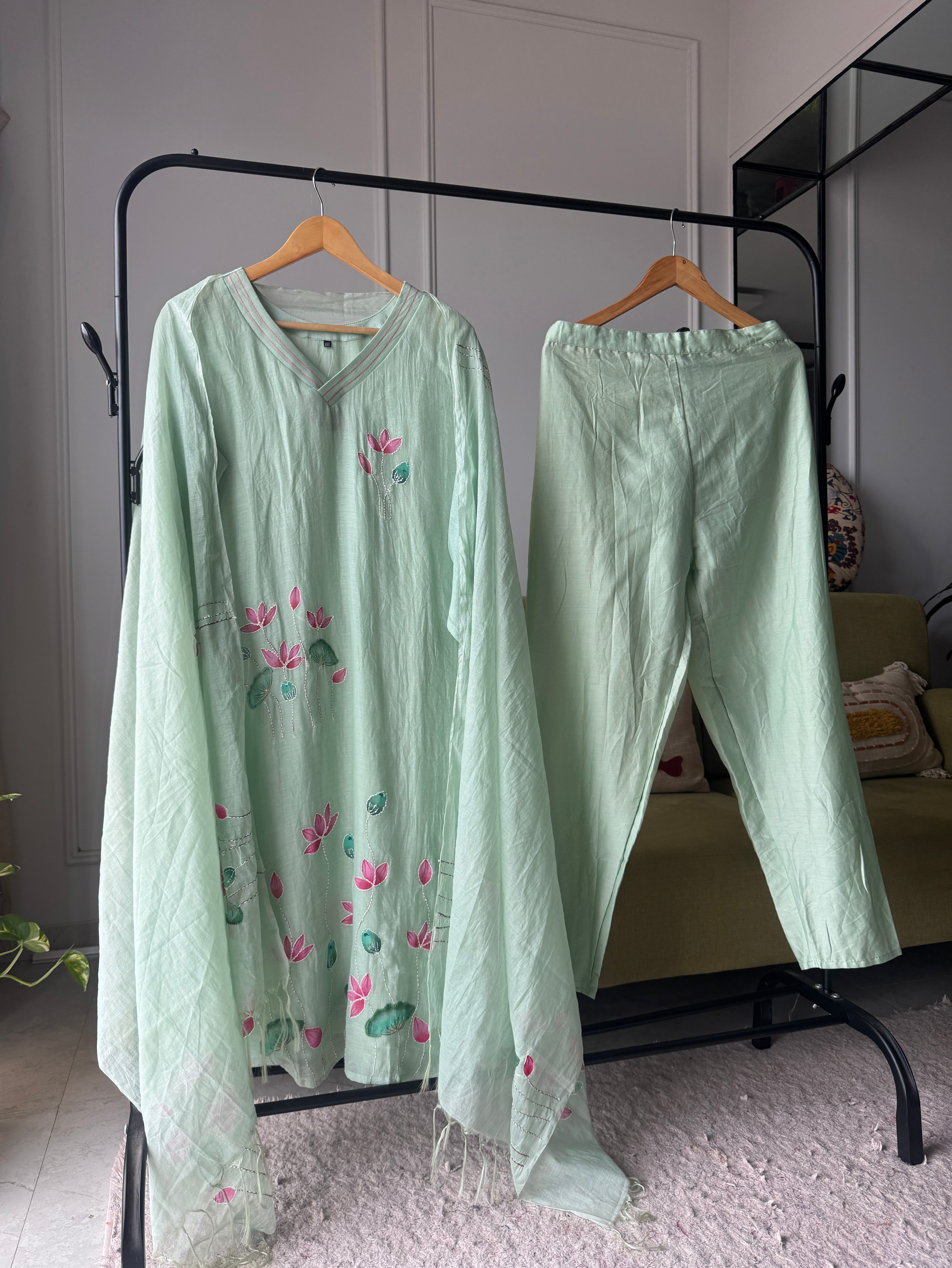 Aarvi Embroided Set(Make to Order)