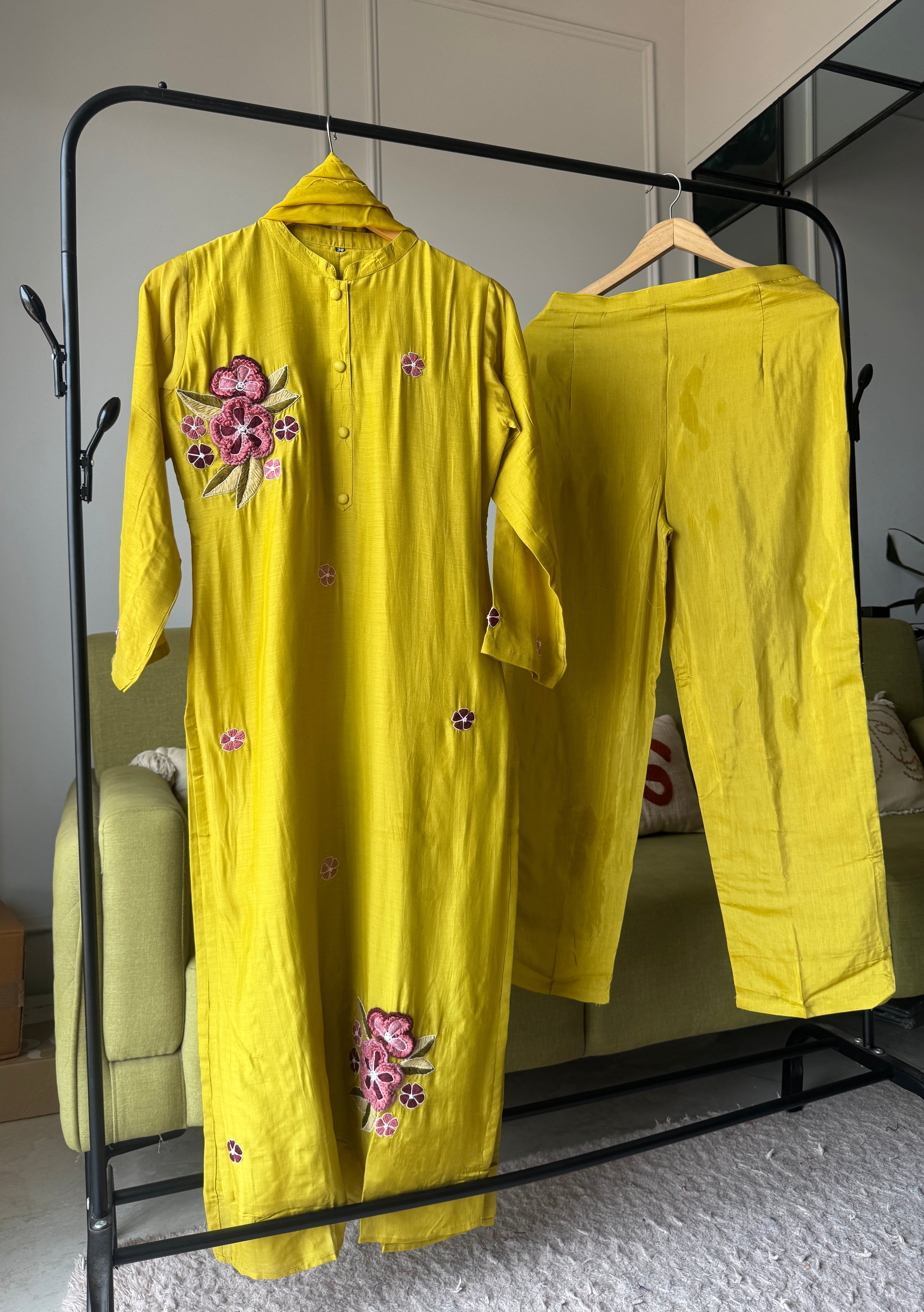 Lata Floral Embroided Set