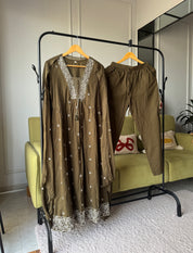 Prathana Embroided Kurti And Pants Set