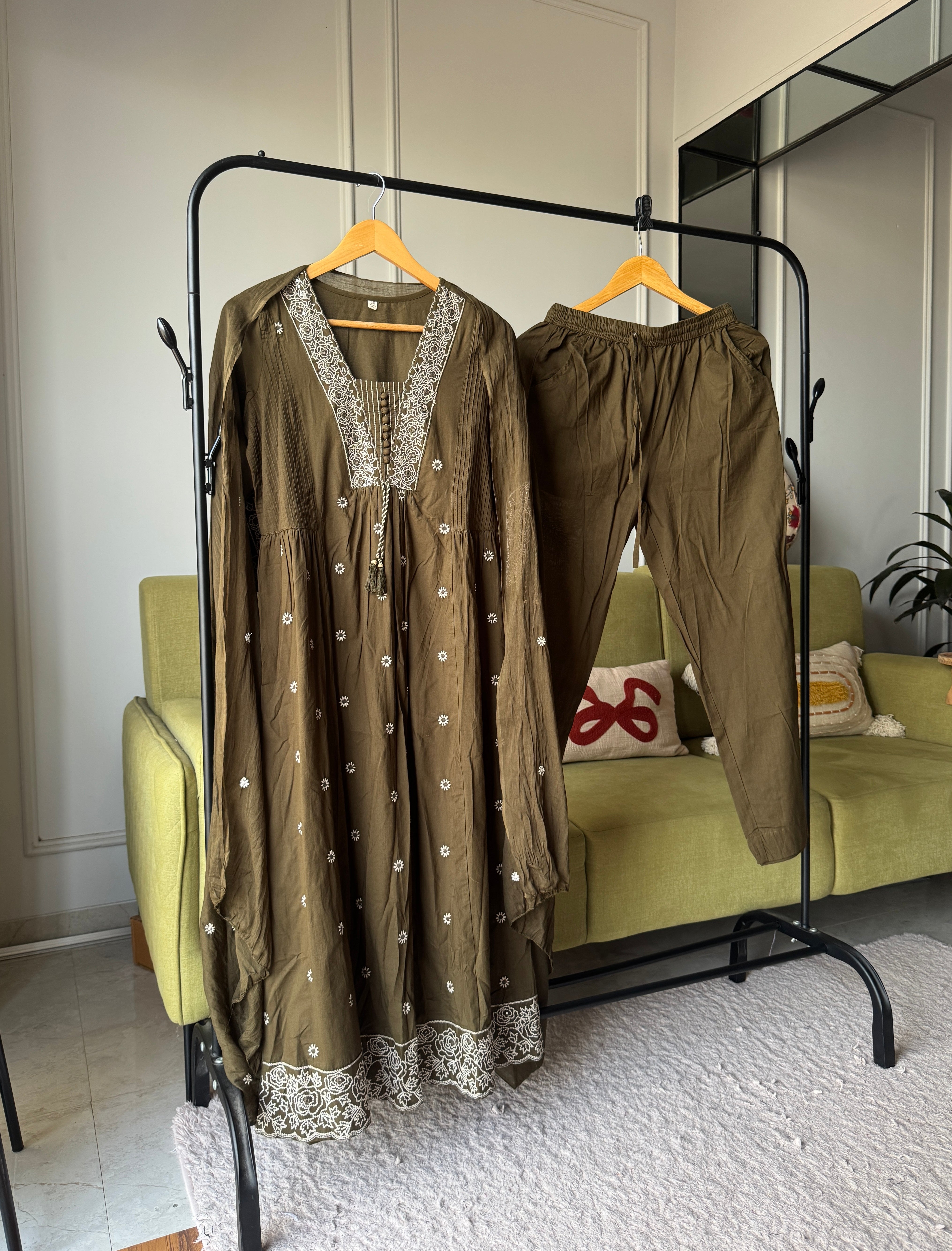 Prathana Embroided Kurti And Pants Set