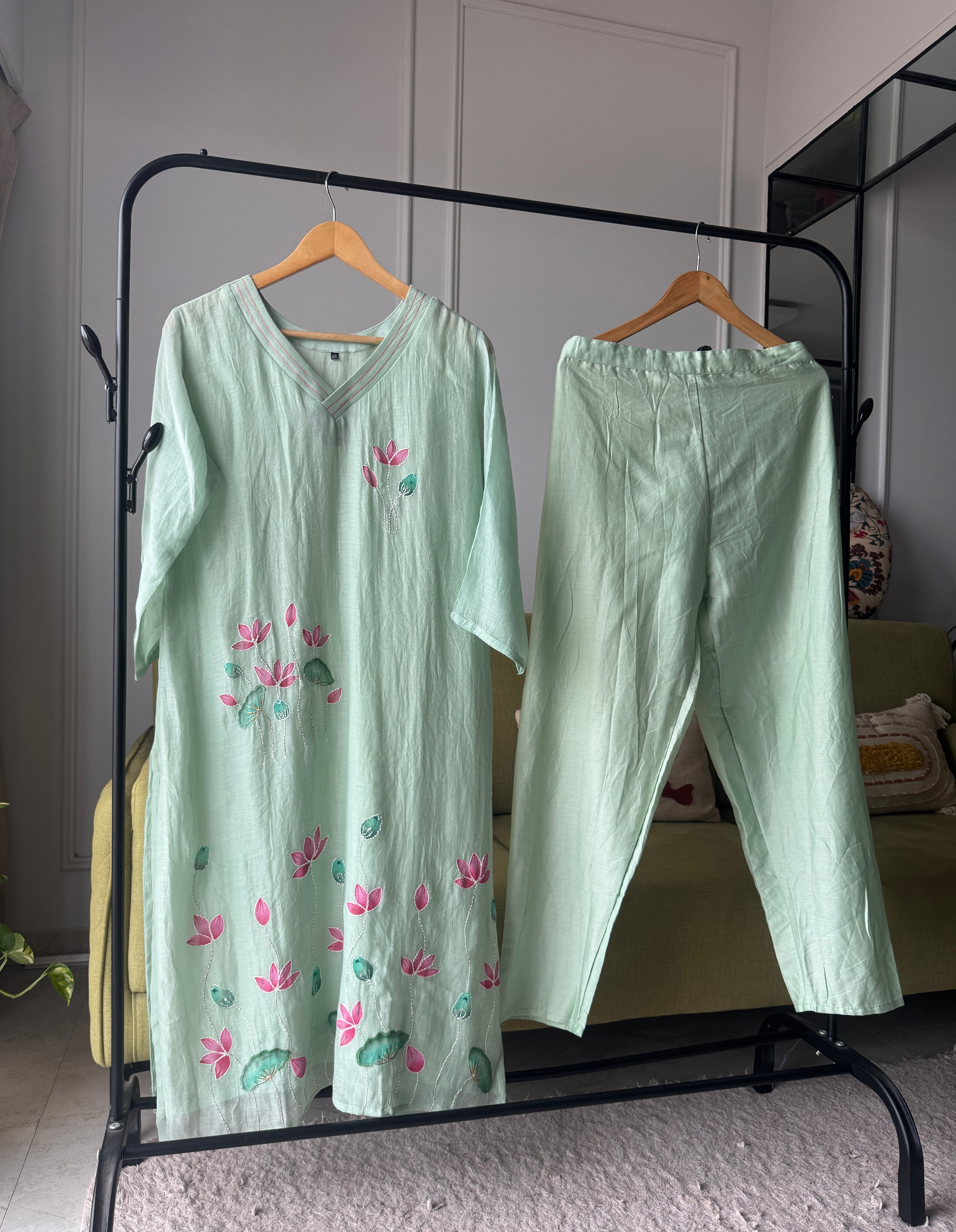 Aarvi Embroided Set(Make to Order)