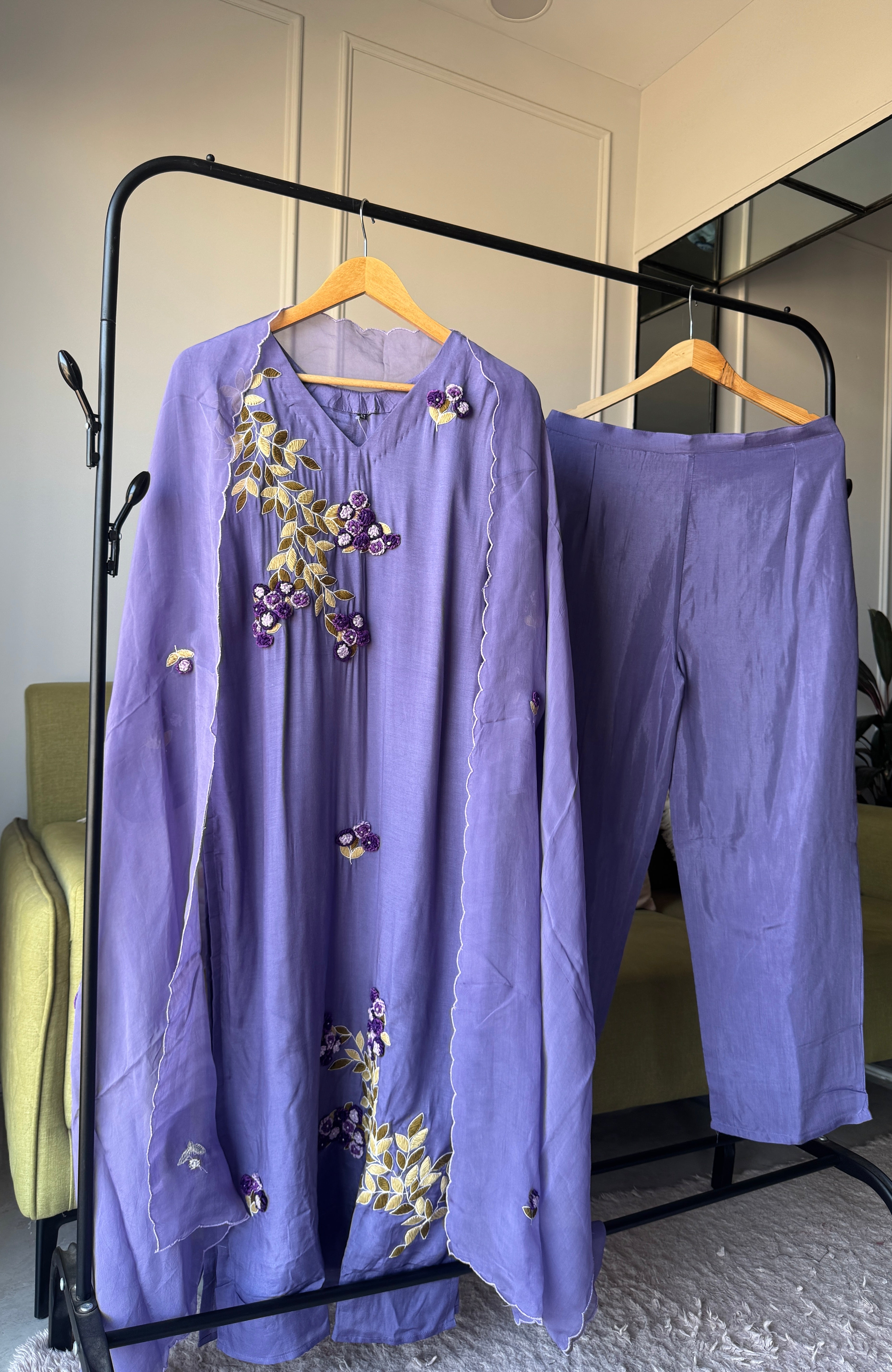 Satuti Embroided Set