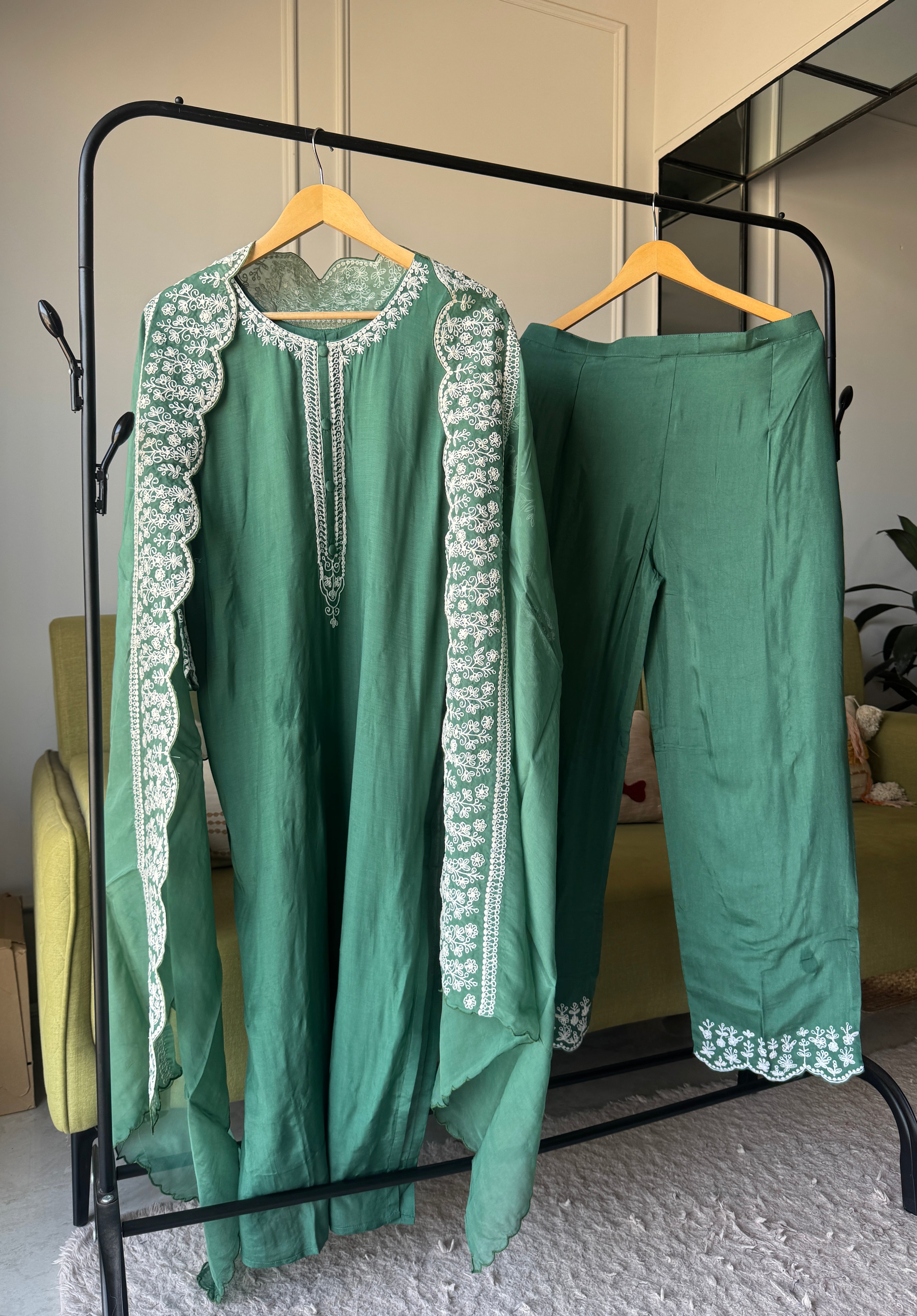 Charvi Full Embroided Set