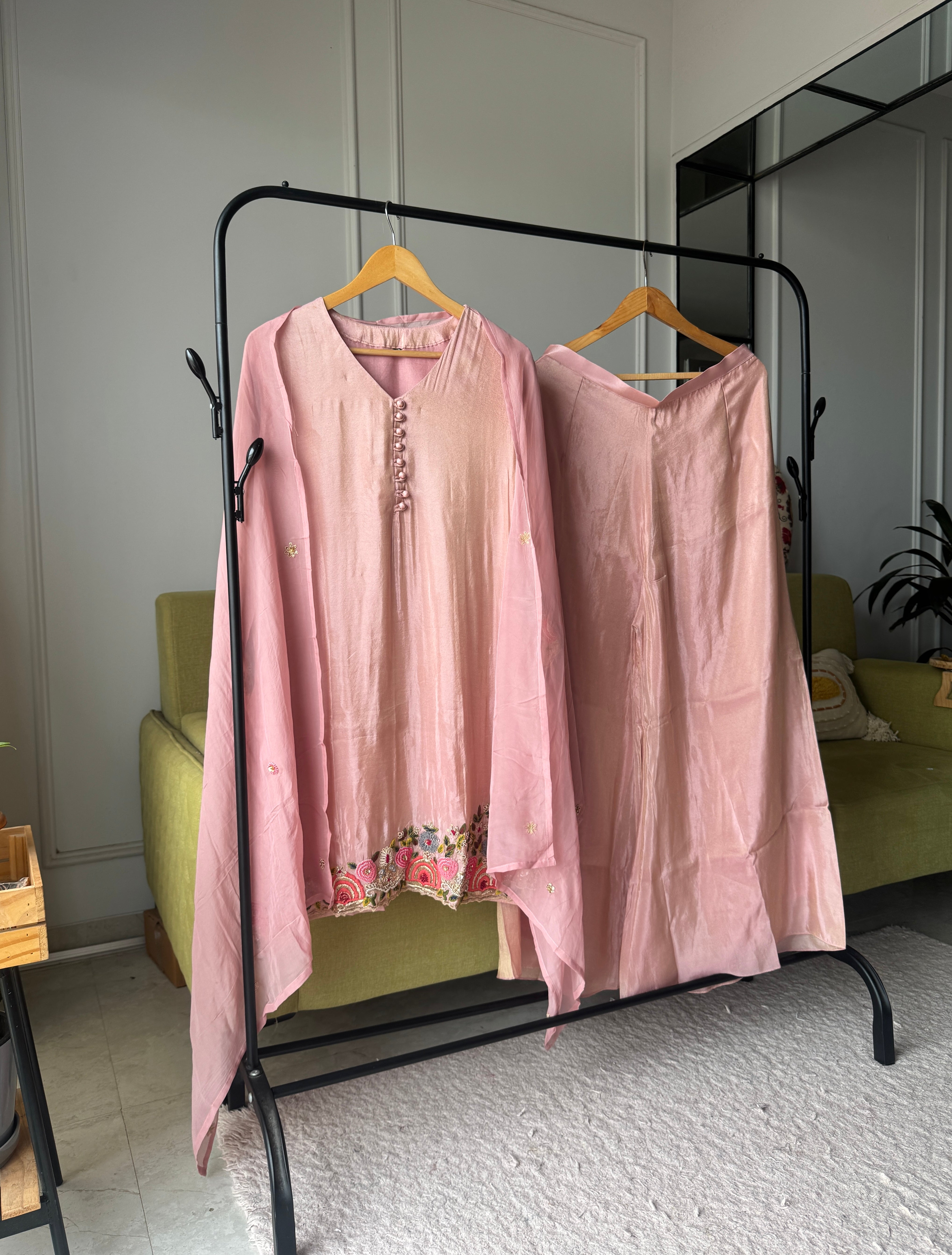 Nikhila Handwork Set