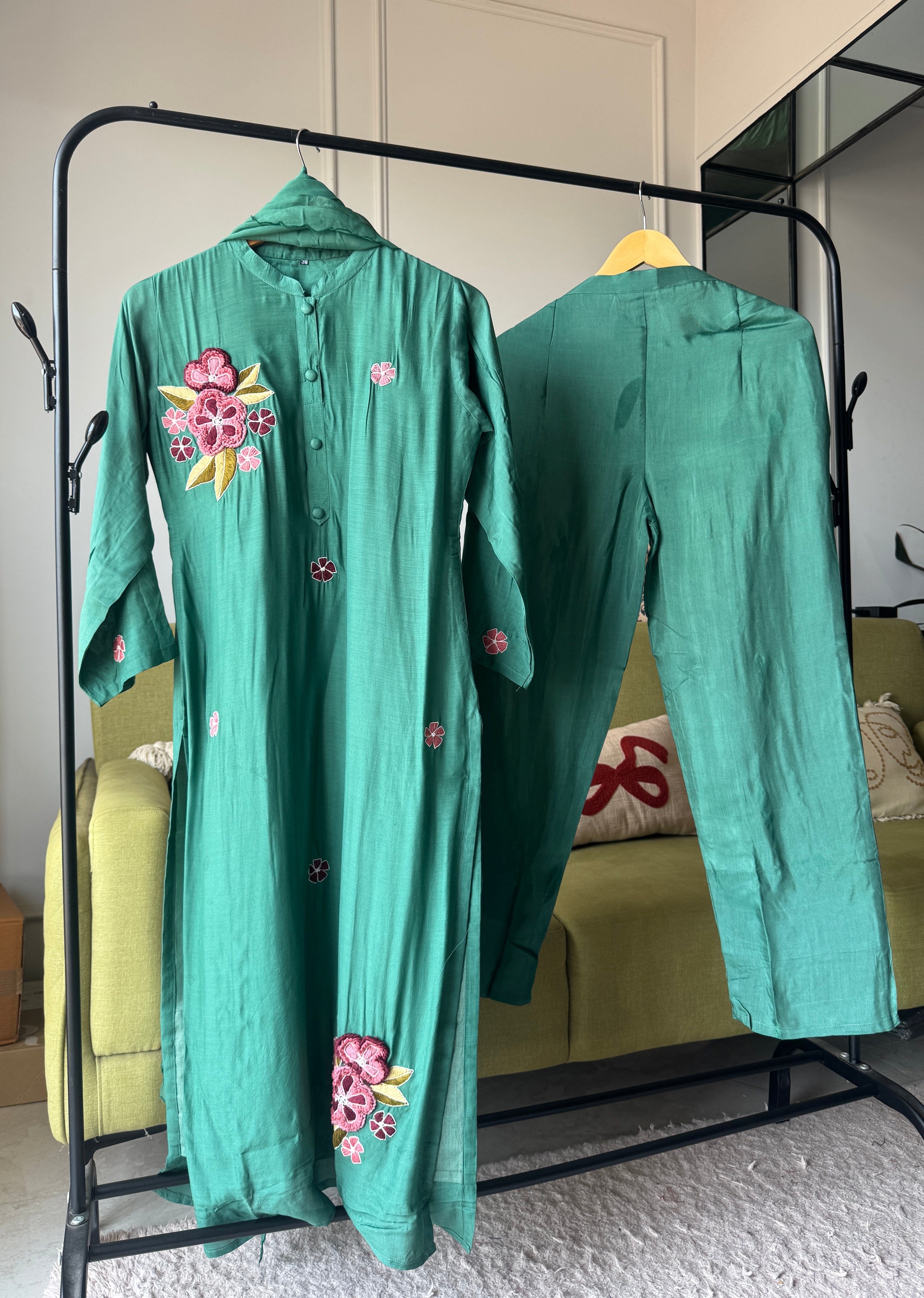 Lata Floral Embroided Set