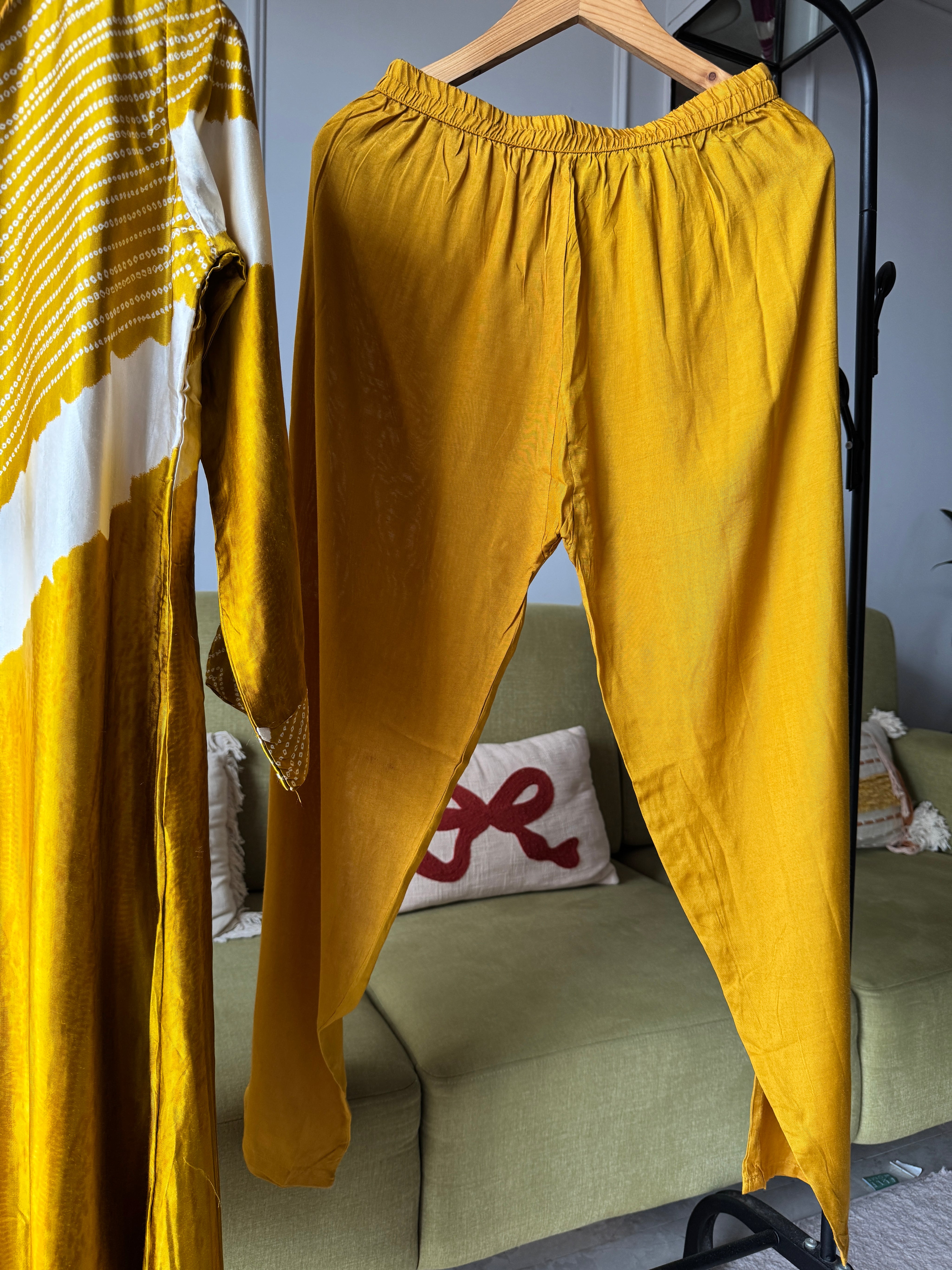 Suhana Bandhani Print Kurti And Pant Set