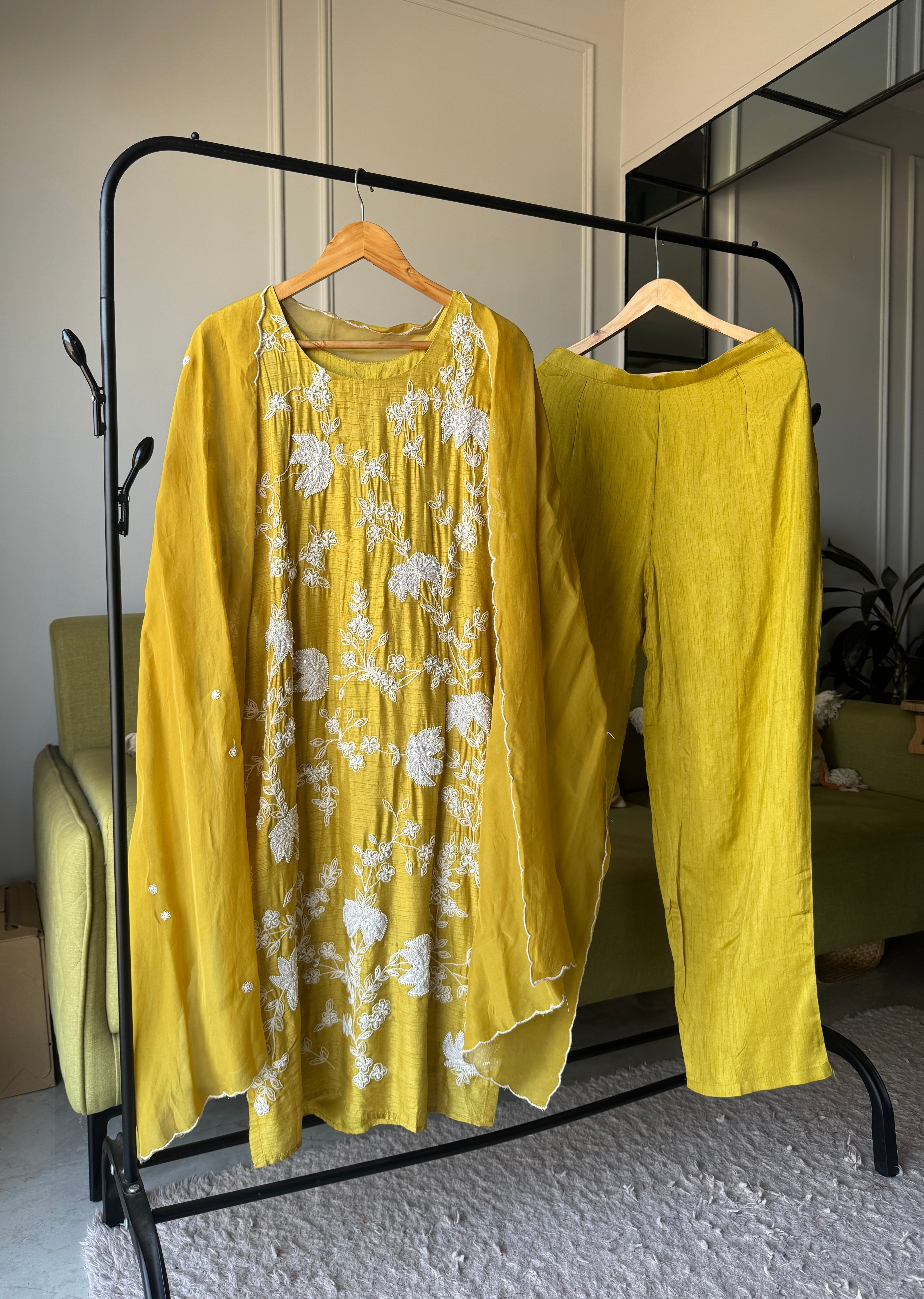 Grishma Kardana Thread Single Set