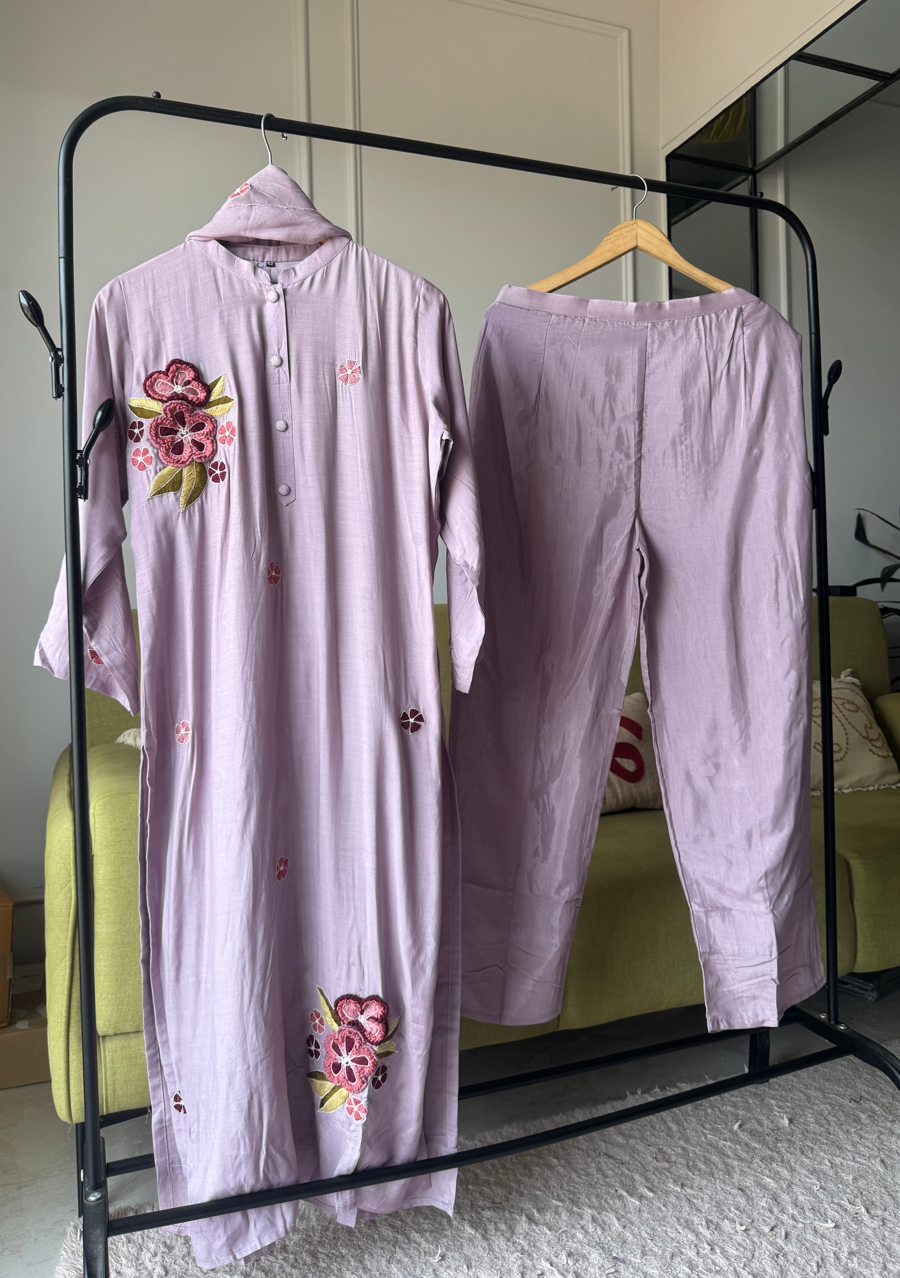 Lata Floral Embroided Set