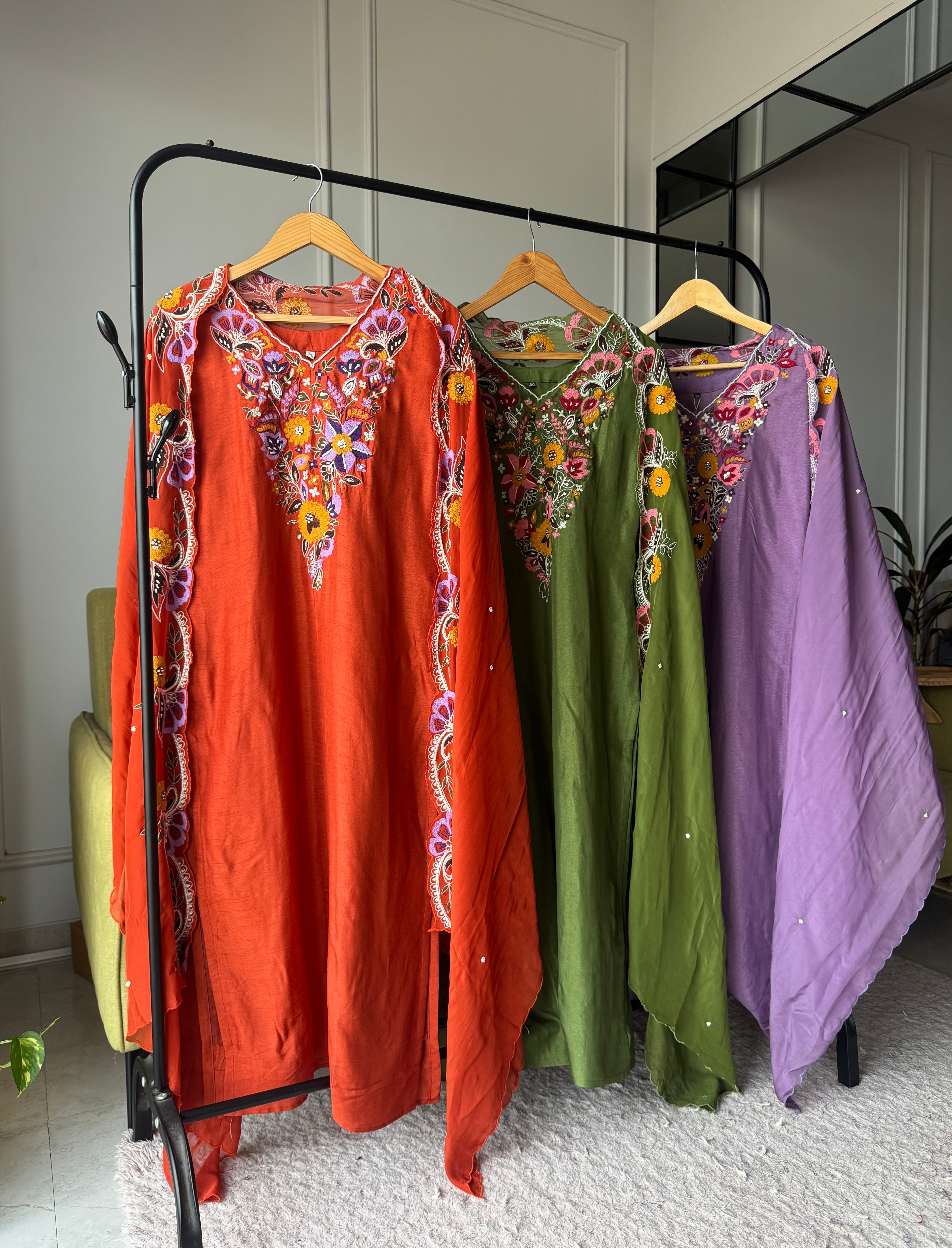 Heer V Neck Handwork Set