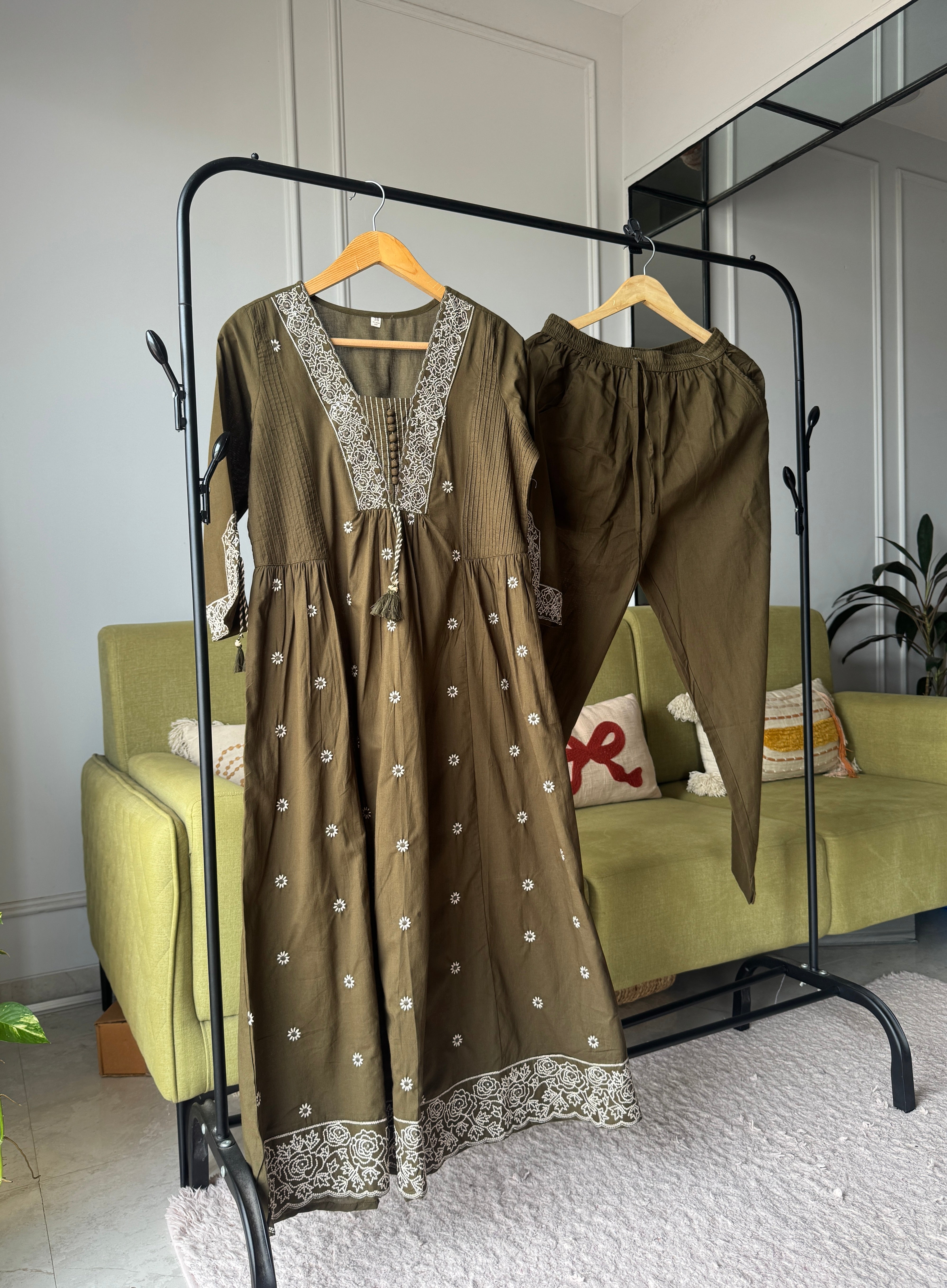 Prathana Embroided Kurti And Pants Set