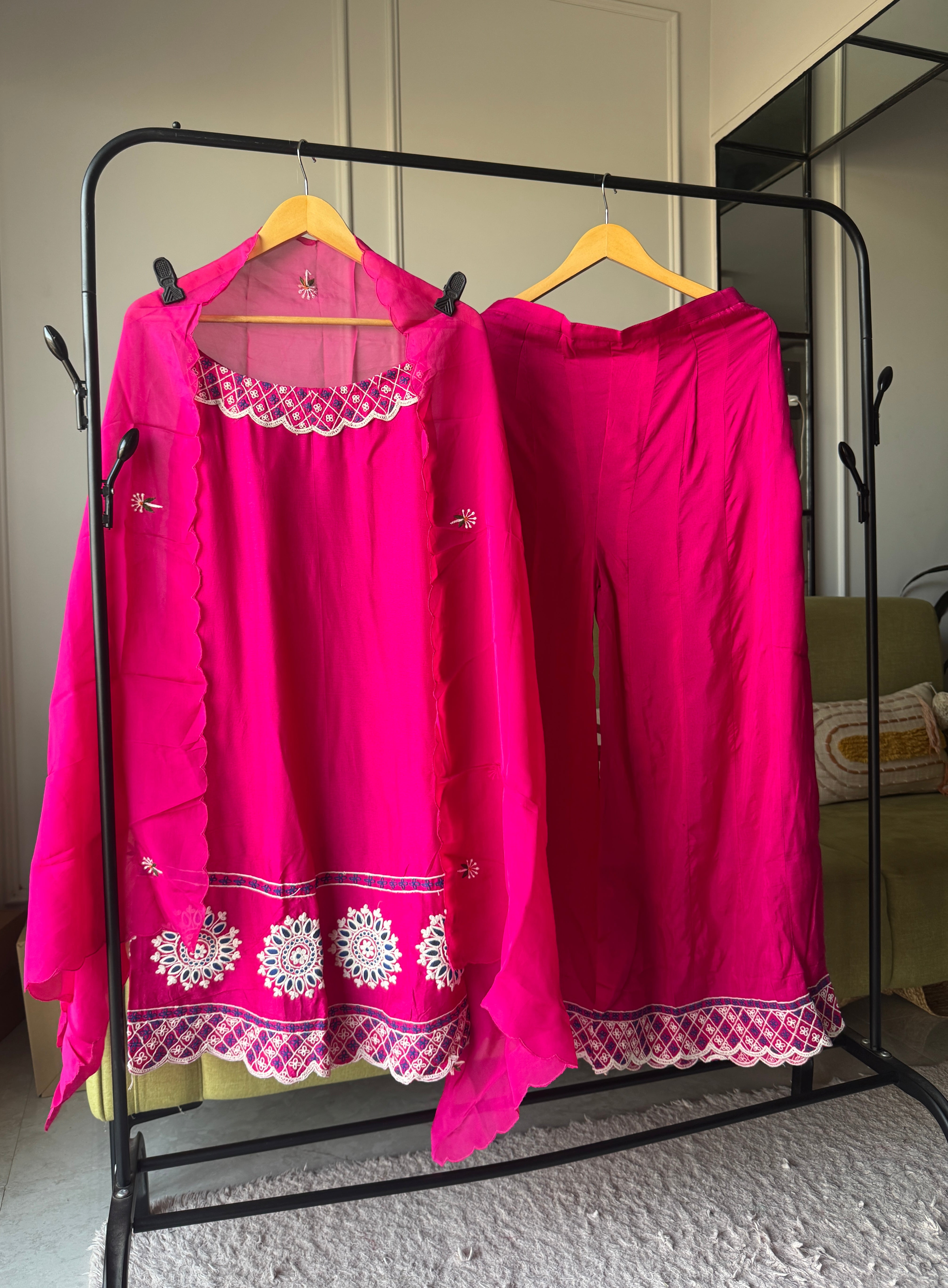 Pari singlet Aline embroidered plazzo dress