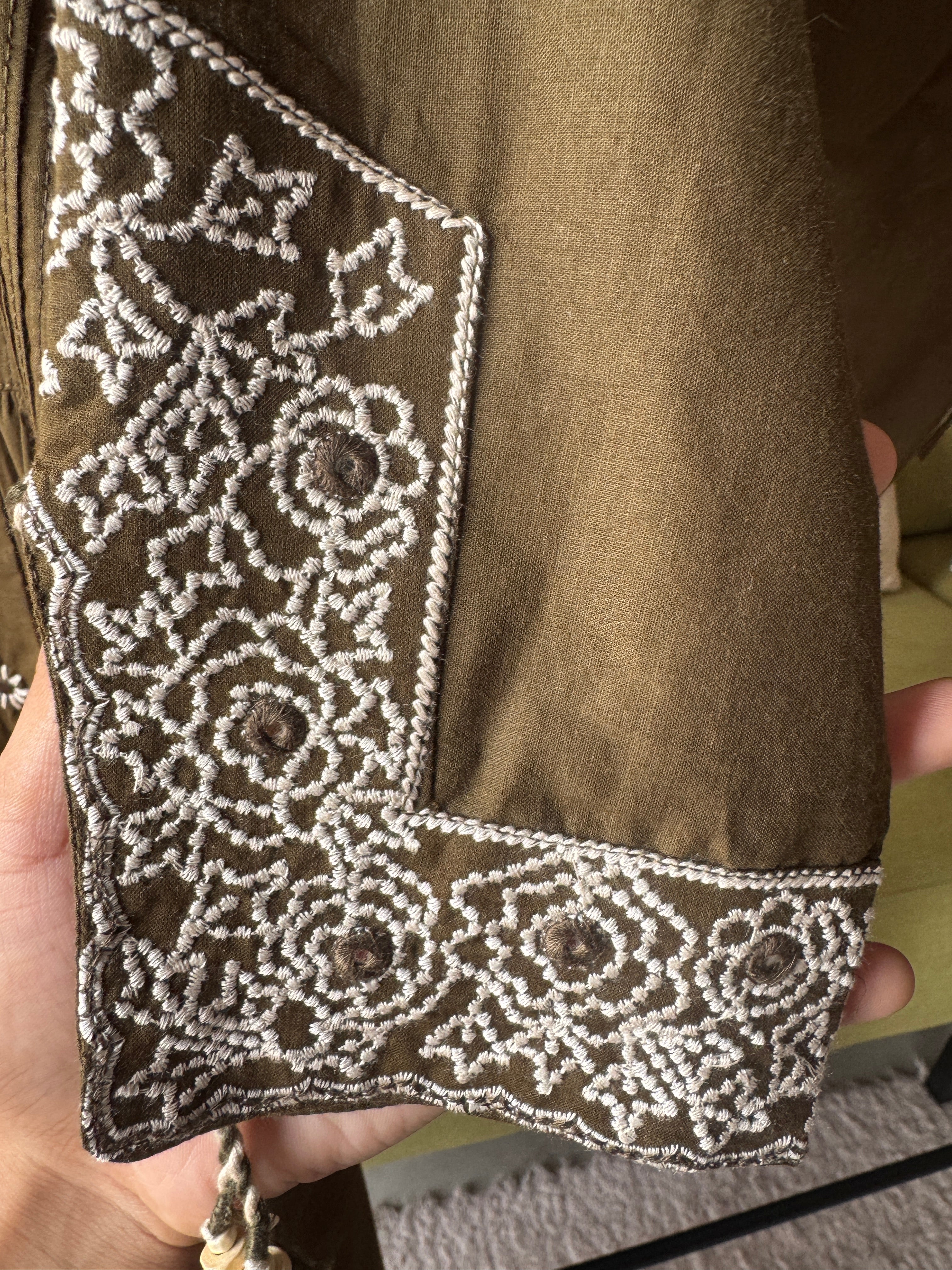 Prathana Embroided Kurti And Pants Set