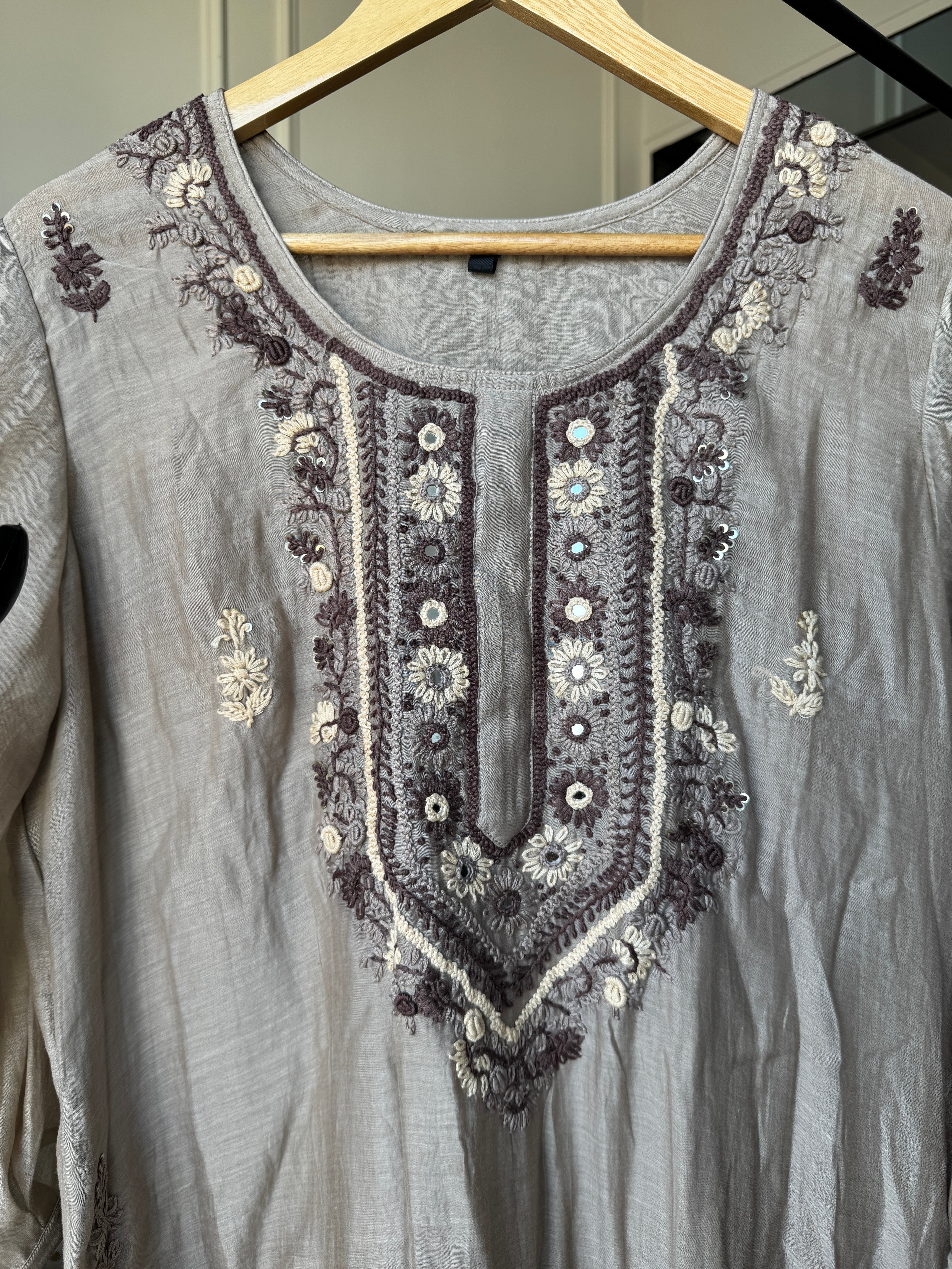 Rinkle Embroided Mul Chanderi Dress- Grey