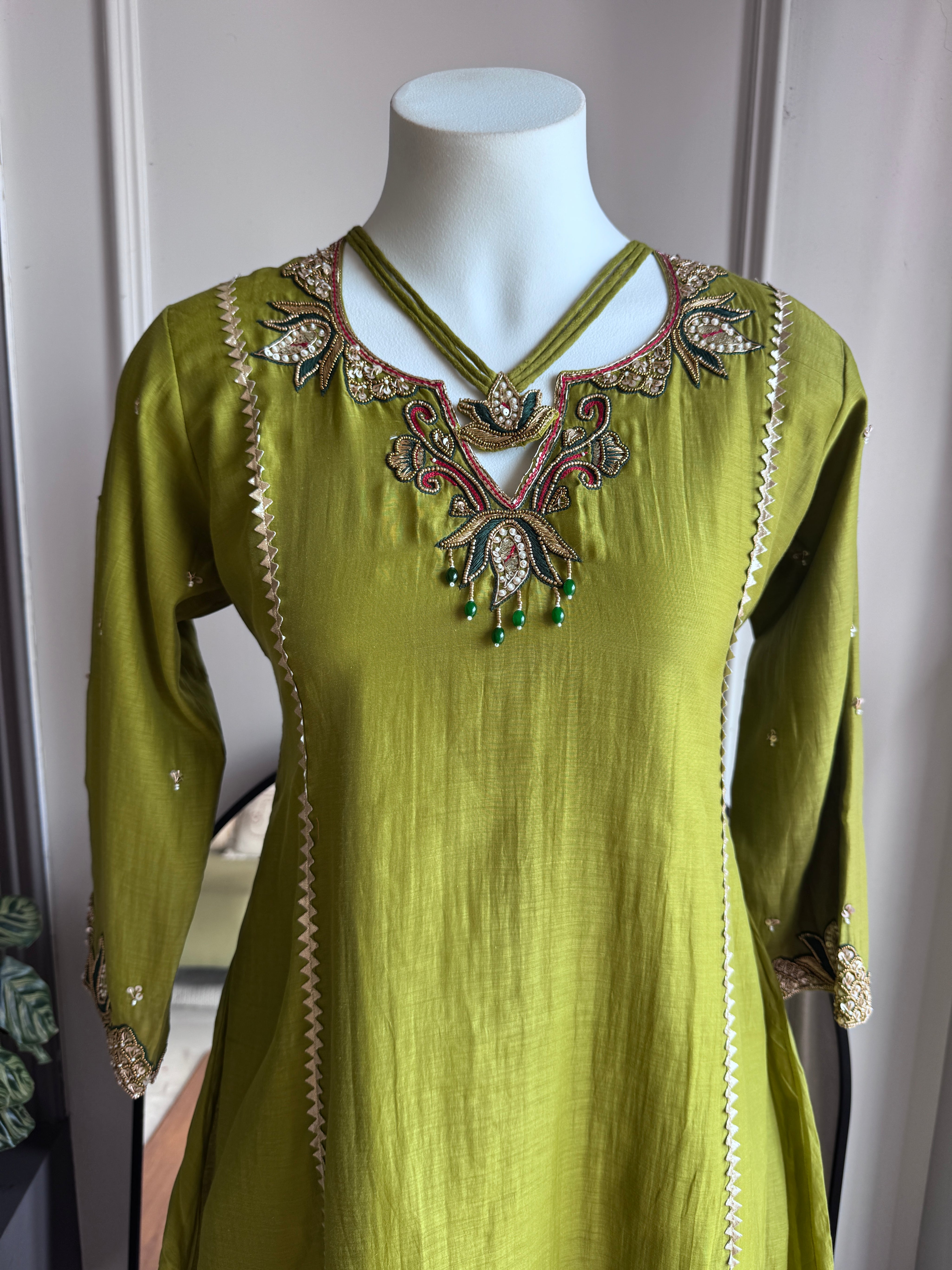 Pooja Necklaces Mul Chanderi Dress-Green