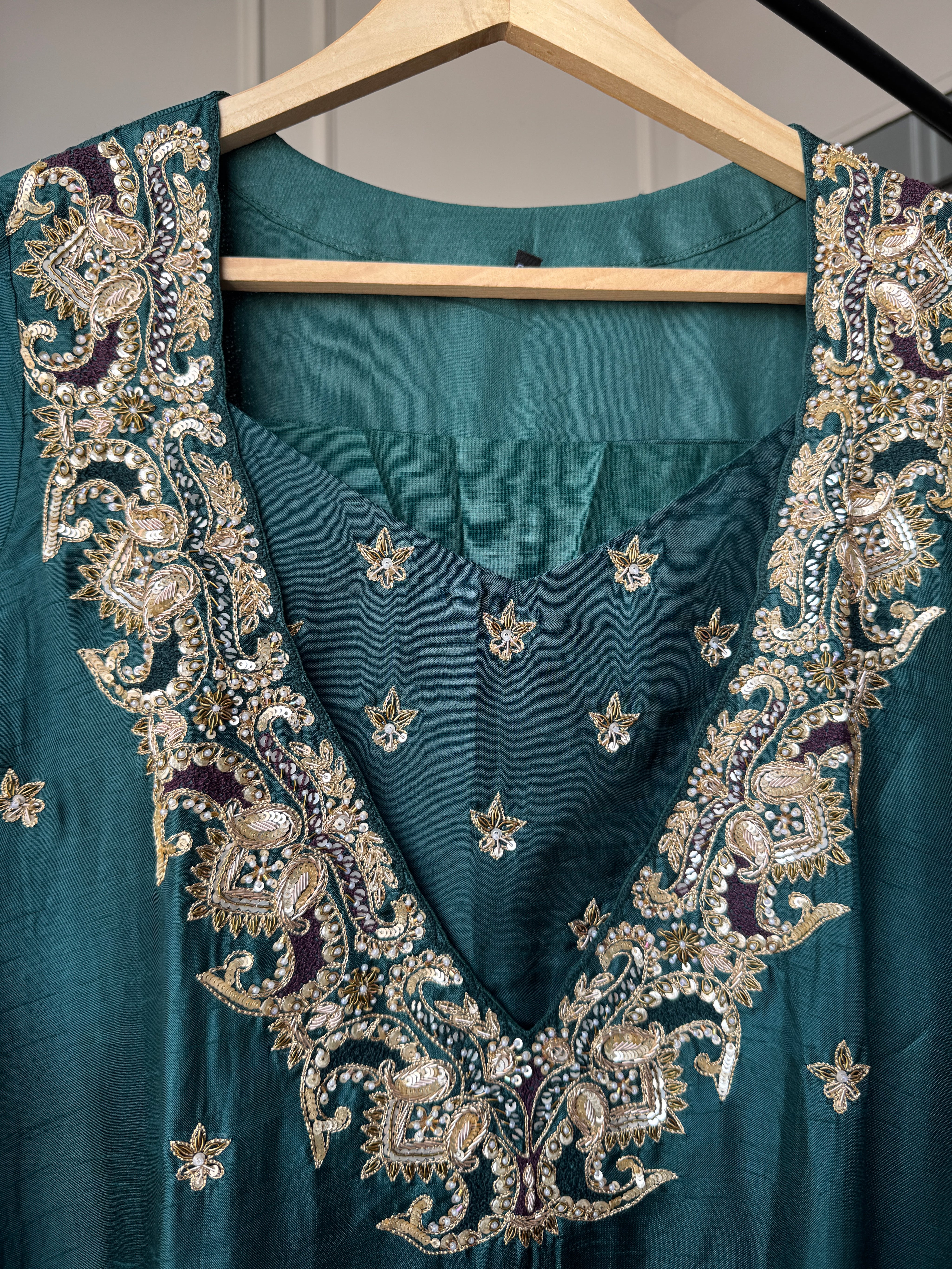 Anushka Handwork Bustier With Dupatta Dress