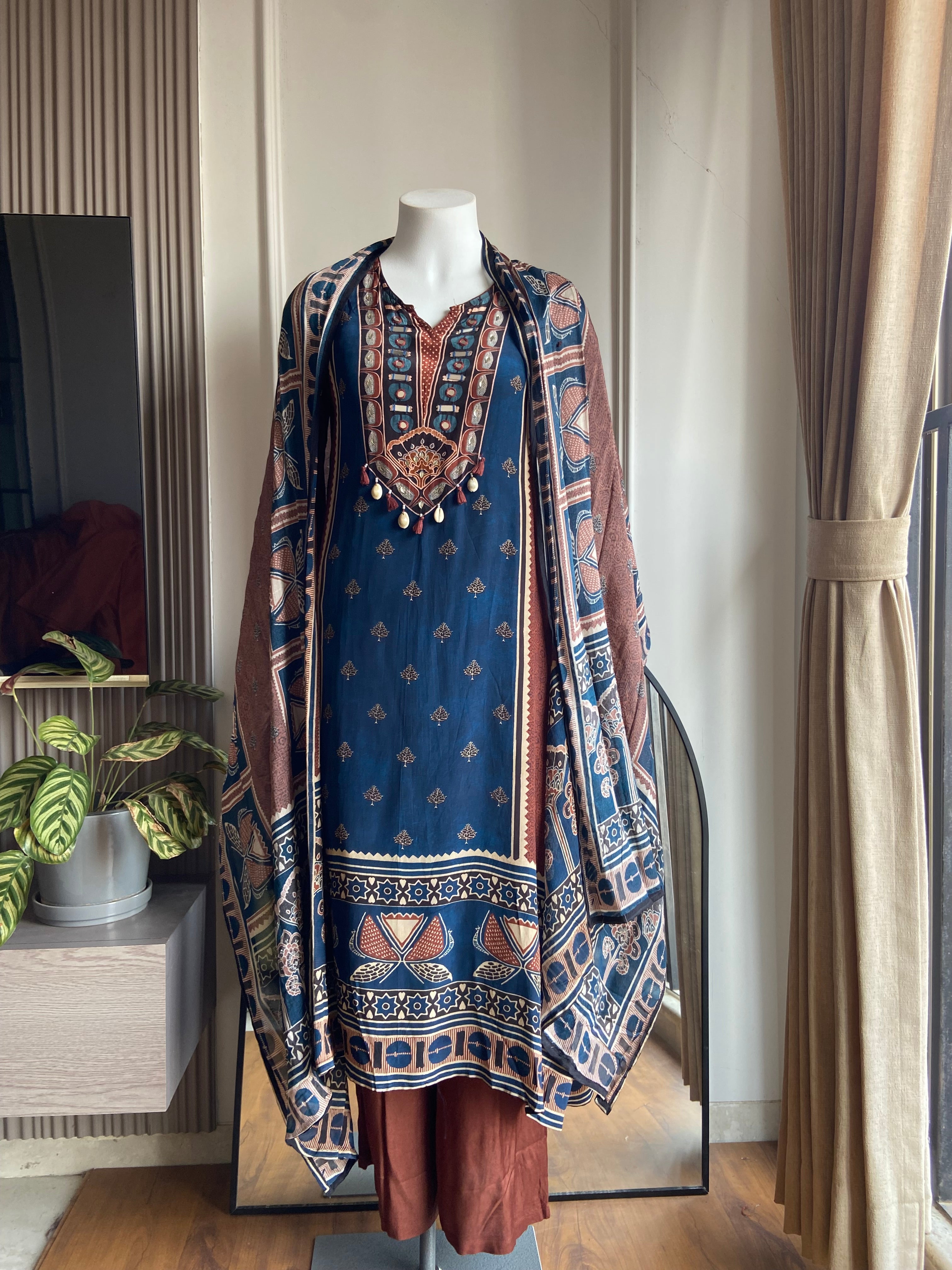 Esha crepe silk dress