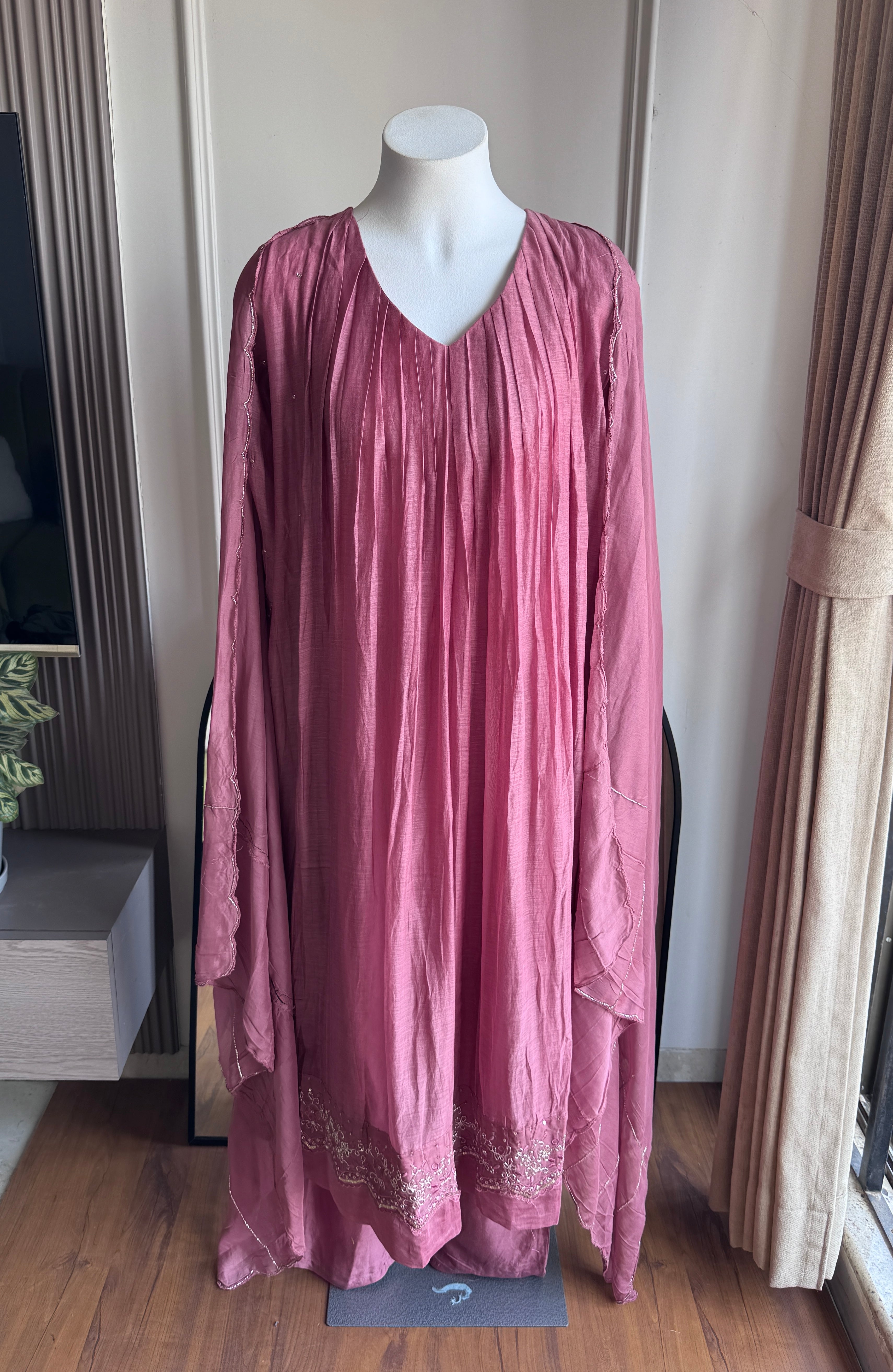 Sanjana Pleated Mul Chanderi Handwork - Dusty Pink