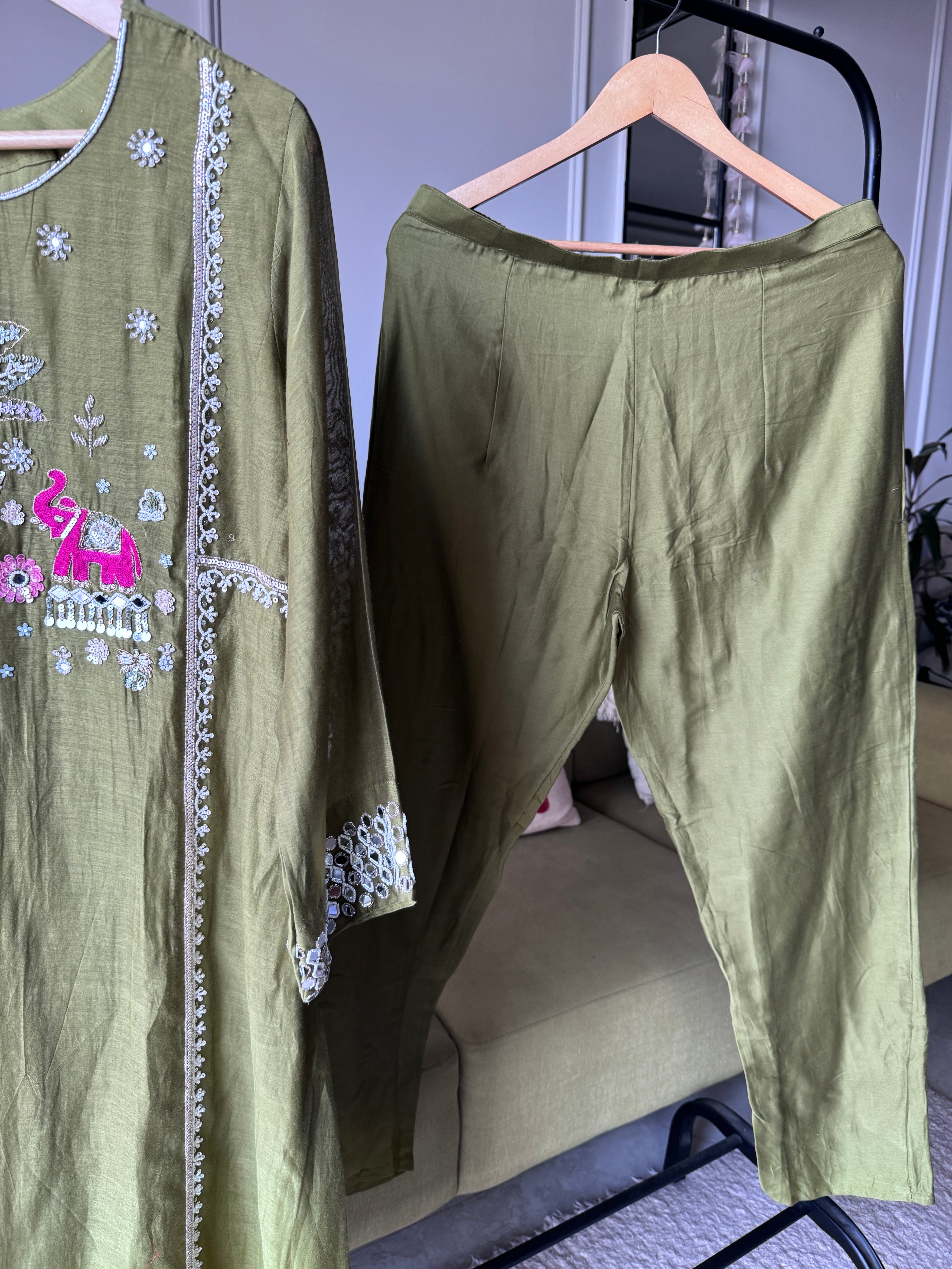 Darshana mul chanderi Handwork dress- Green