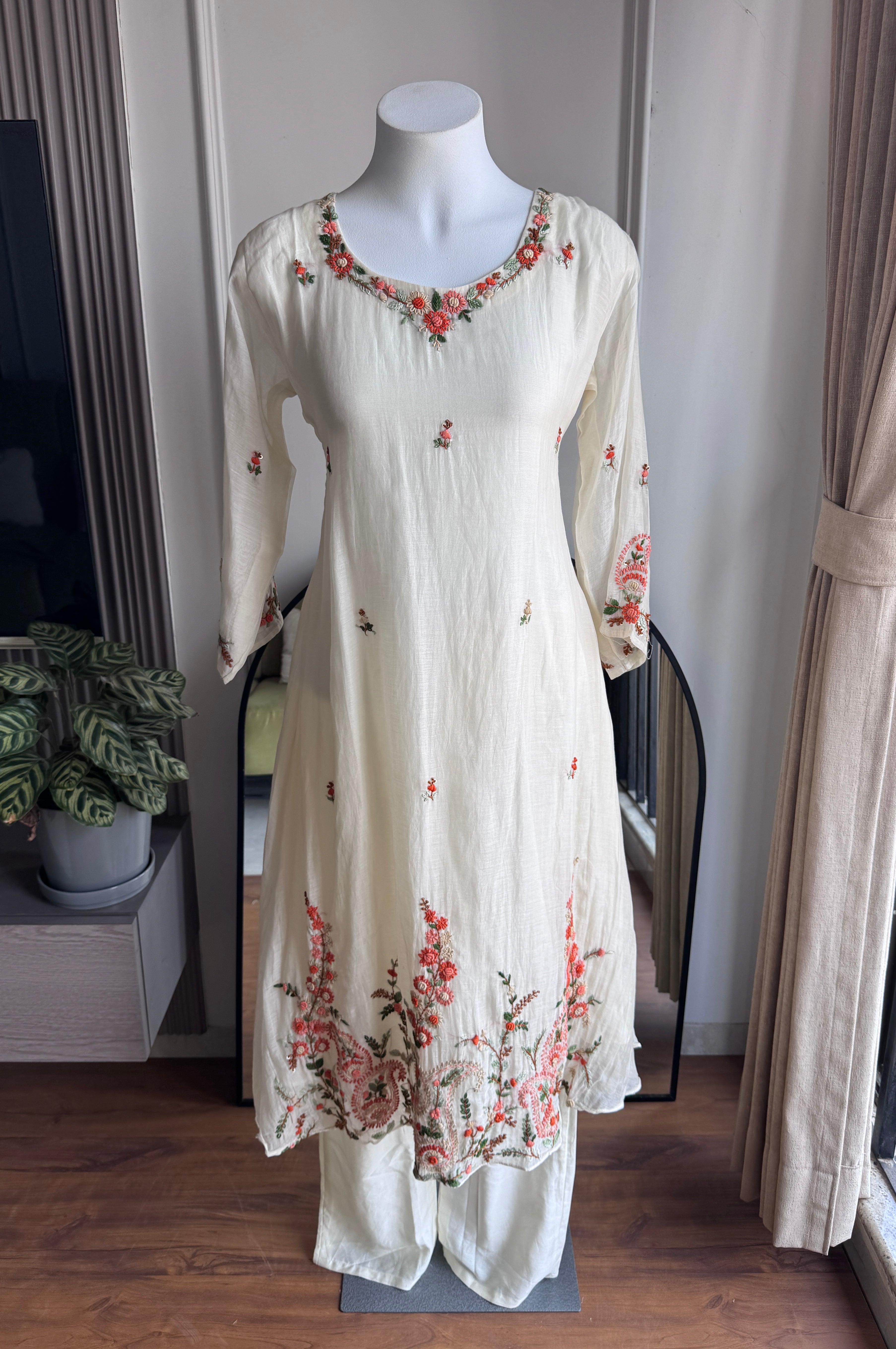 Hrida Katha Work Mul Chanderi Dress- White (Make to Order)