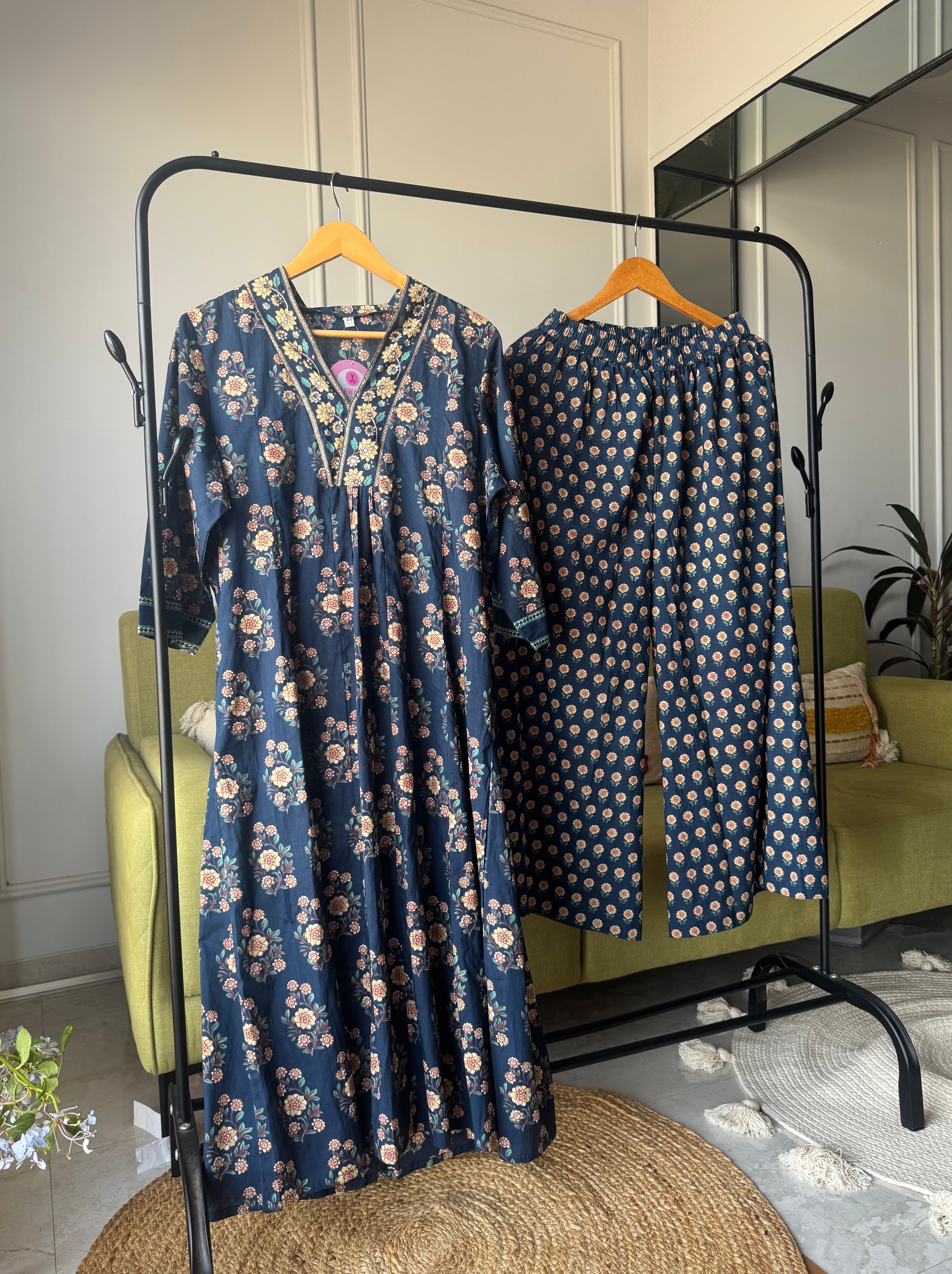 Aradhna V neck Print Set