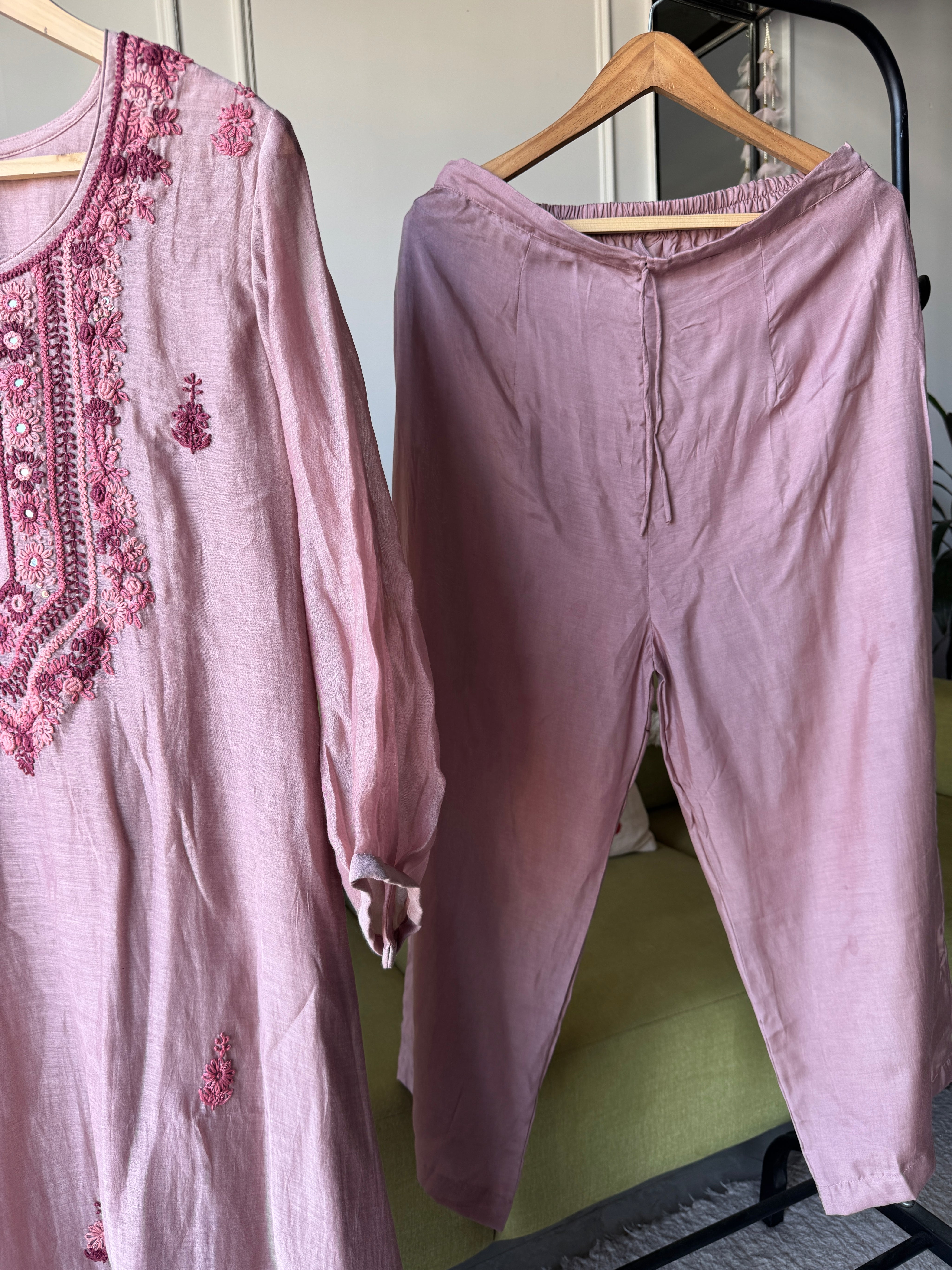 Rinkle Embroided Mul Chanderi Dress- Dusty Pink