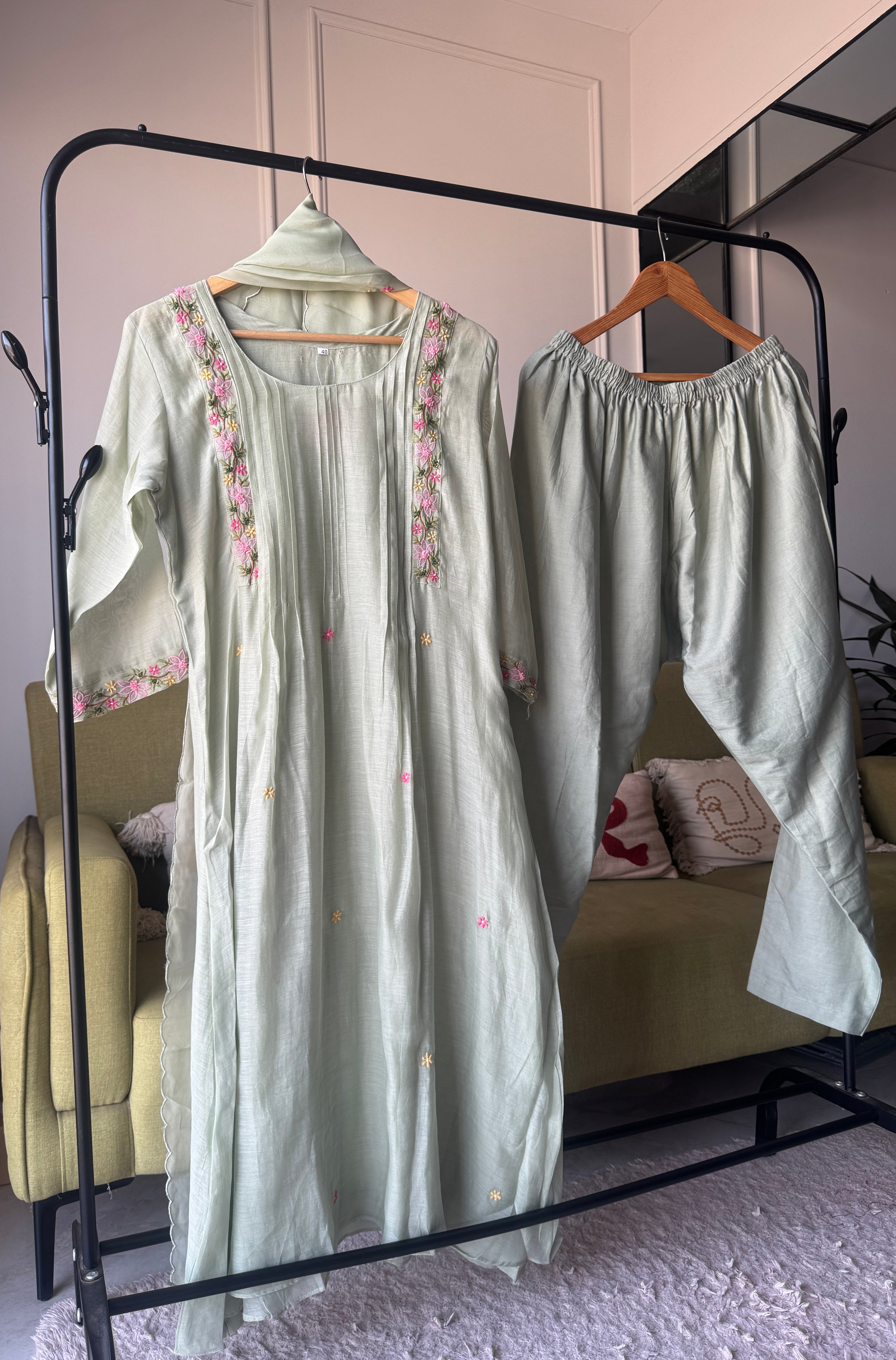 Jenny Embroidered Set