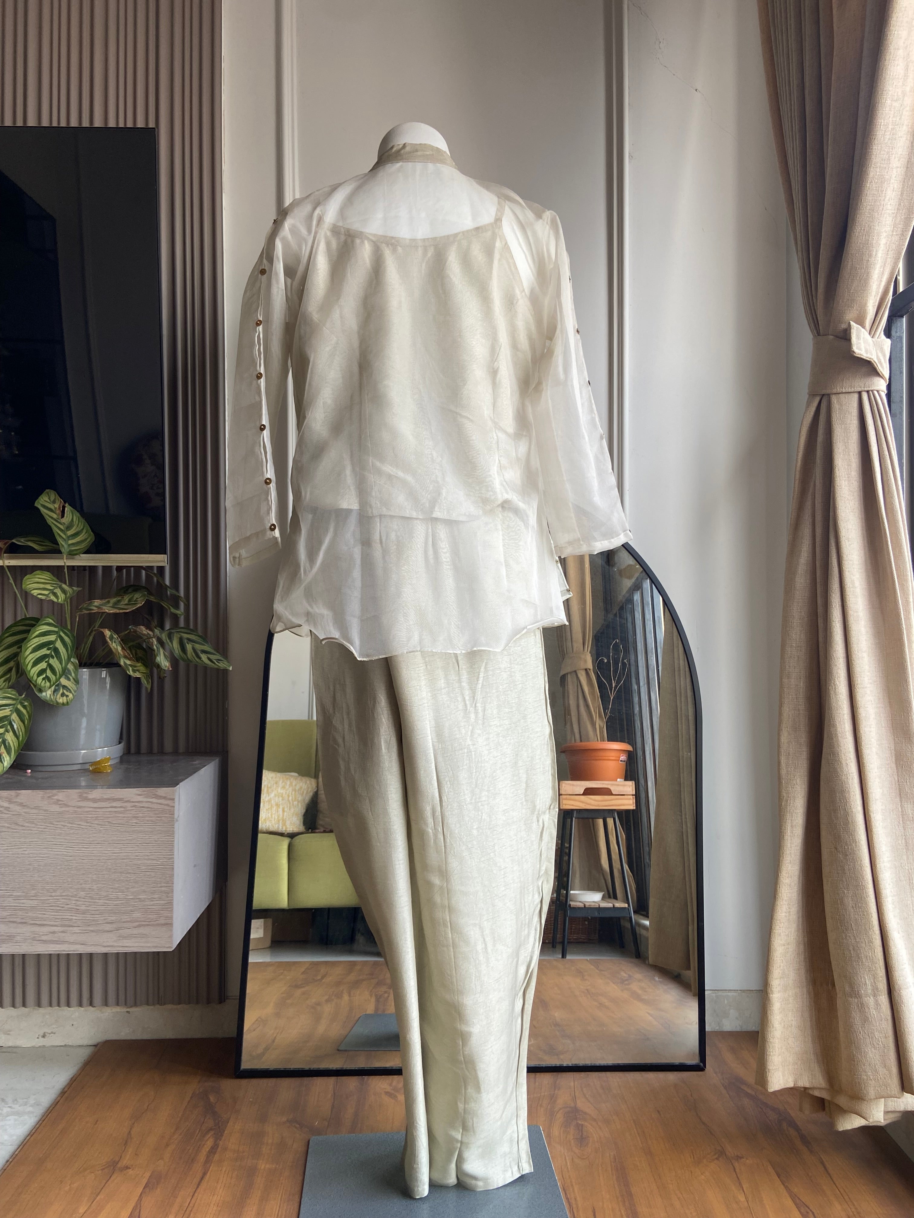 Monali  short top with pant- Ivory