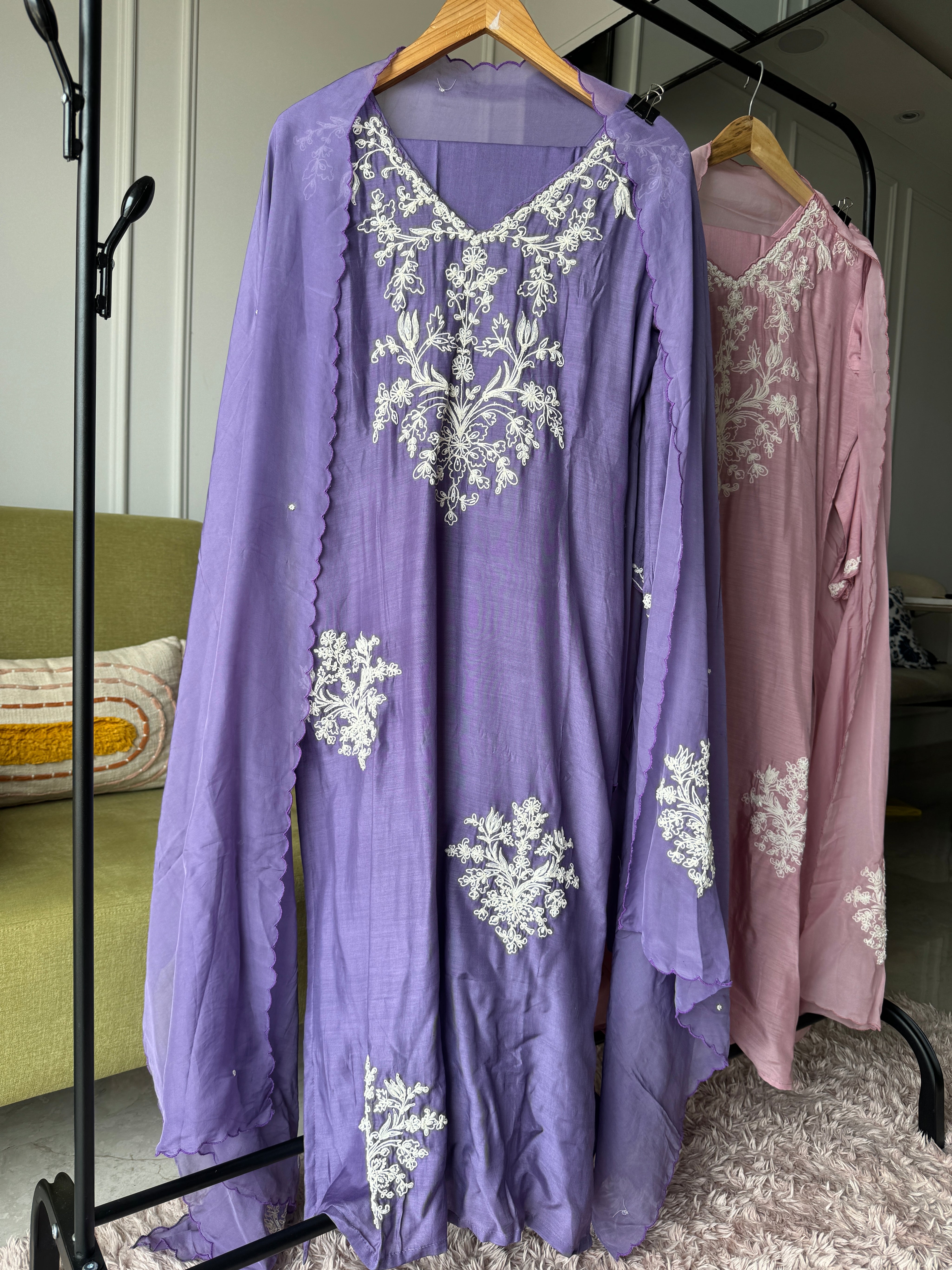 Single thread kutdana Set