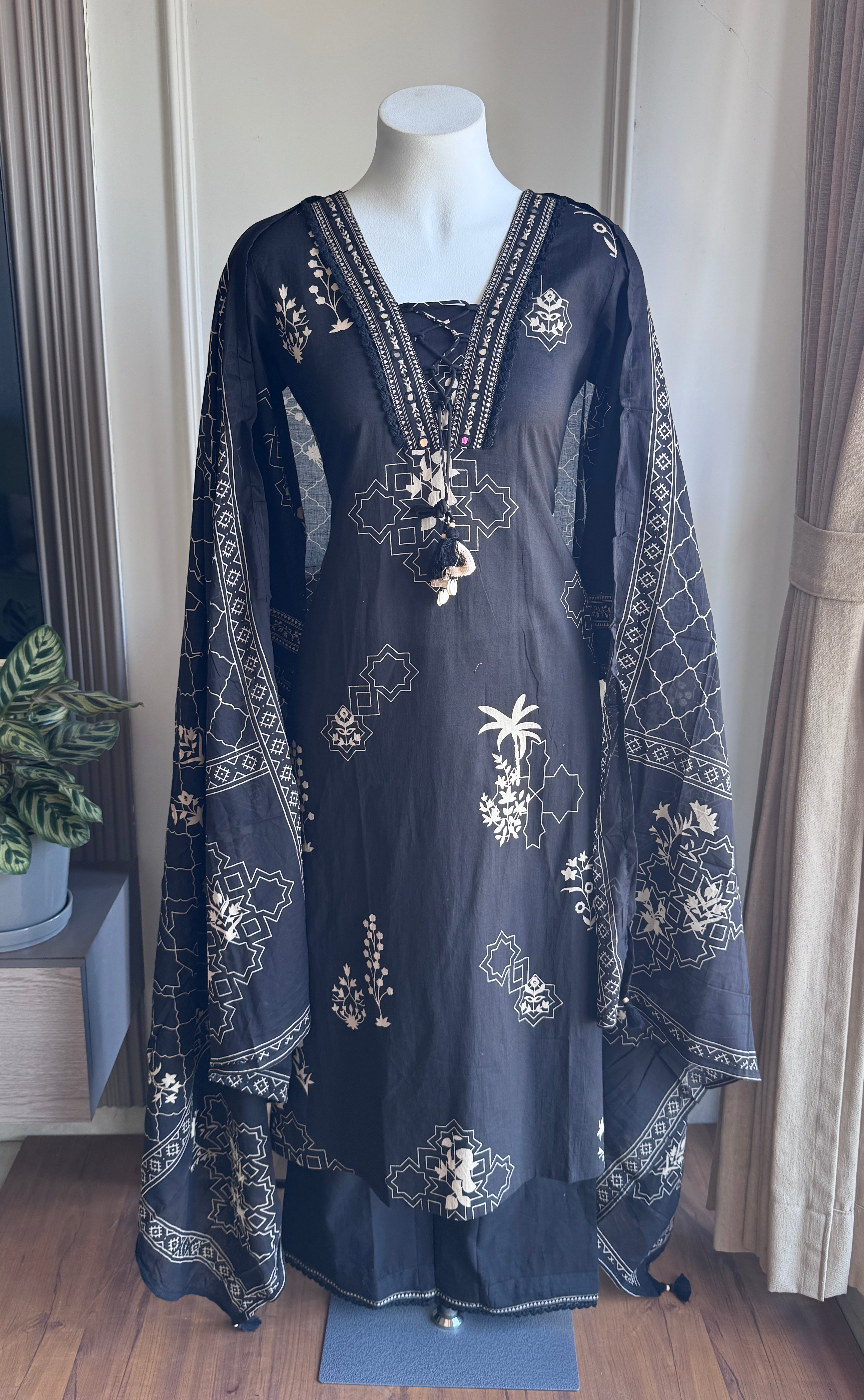 Shriya Printed Cotton Dress- Black