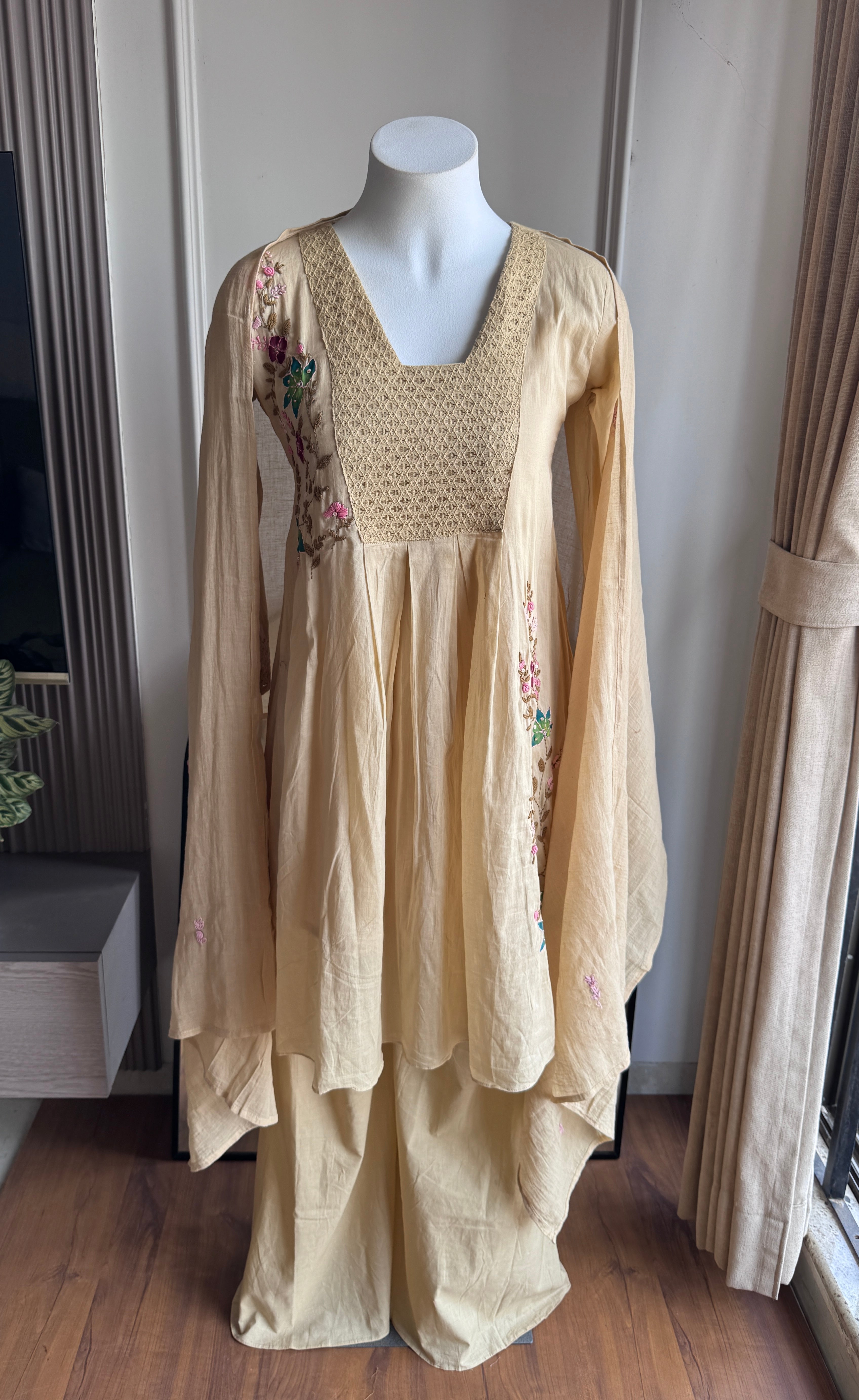 Deepika katha Work Short kurta With Plazzo Set- Beige
