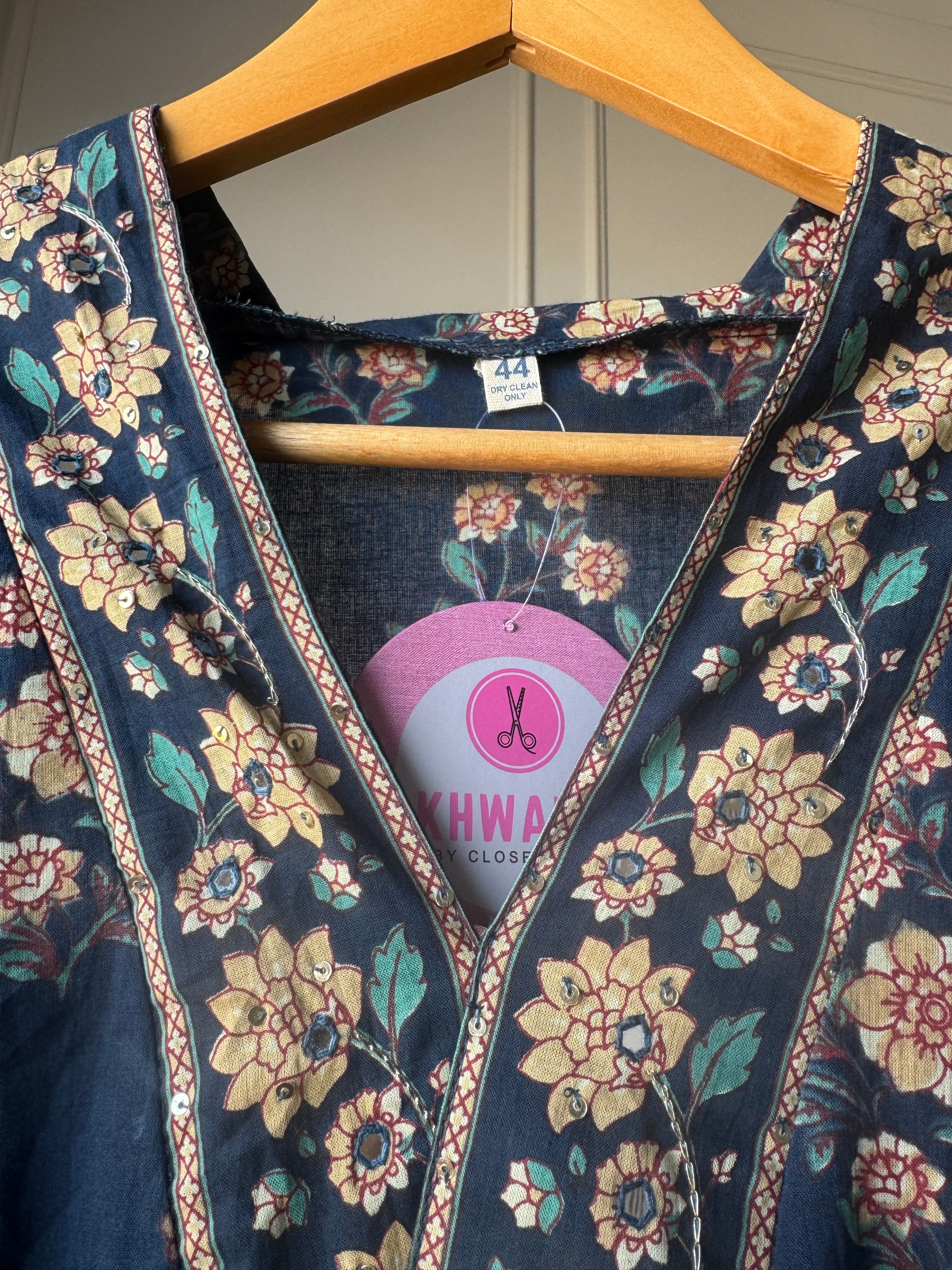 Aradhna V neck Print Set
