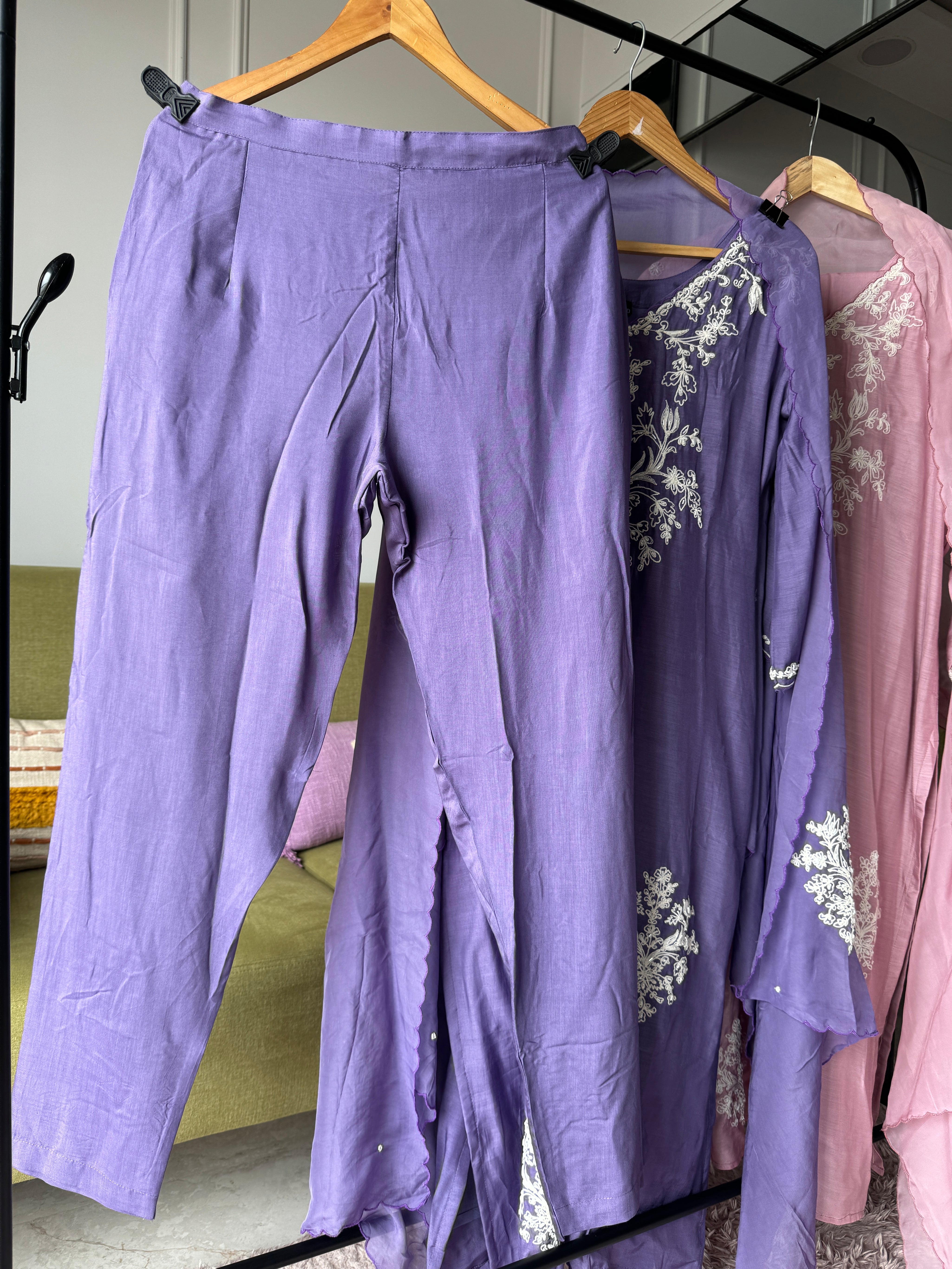 Single thread kutdana Set