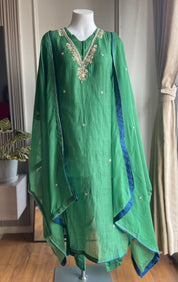 Savita v neck mulchanderi-Green