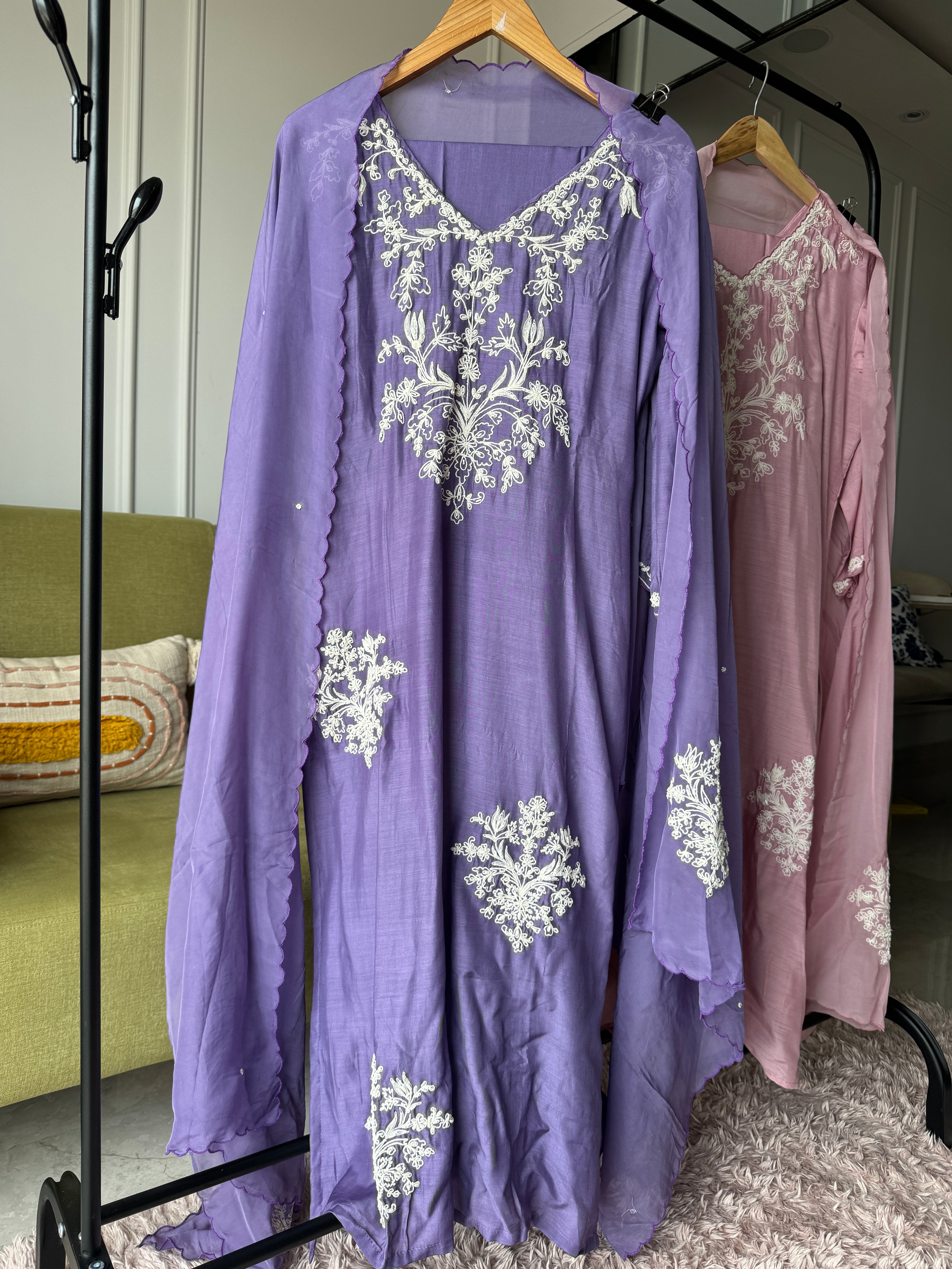 Single thread kutdana Set