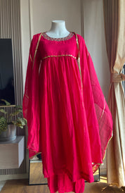 Reshma hand work round neck- Rani Pink