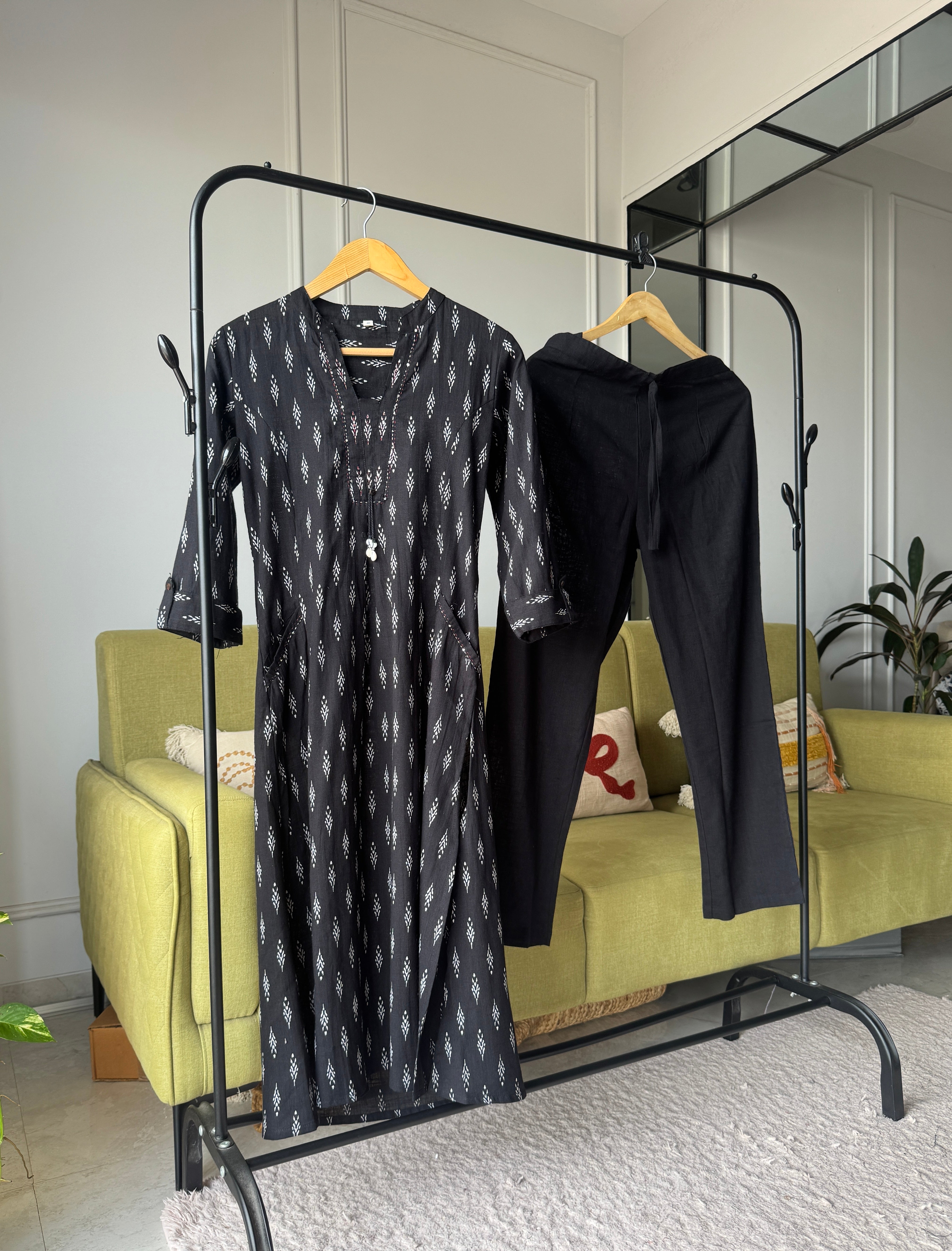 Sashi Kurti And Pants Set