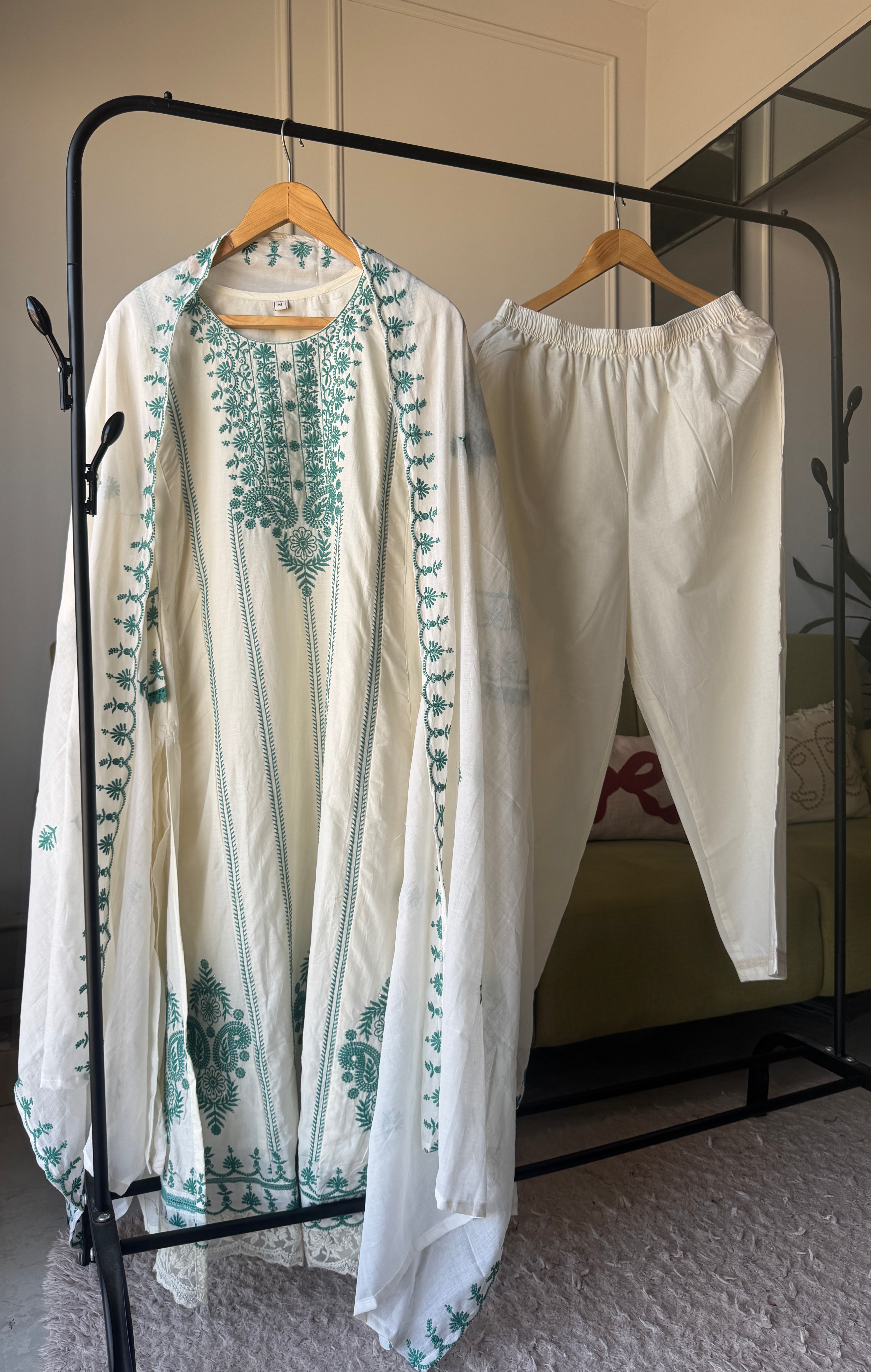 Tanu Embroided Set