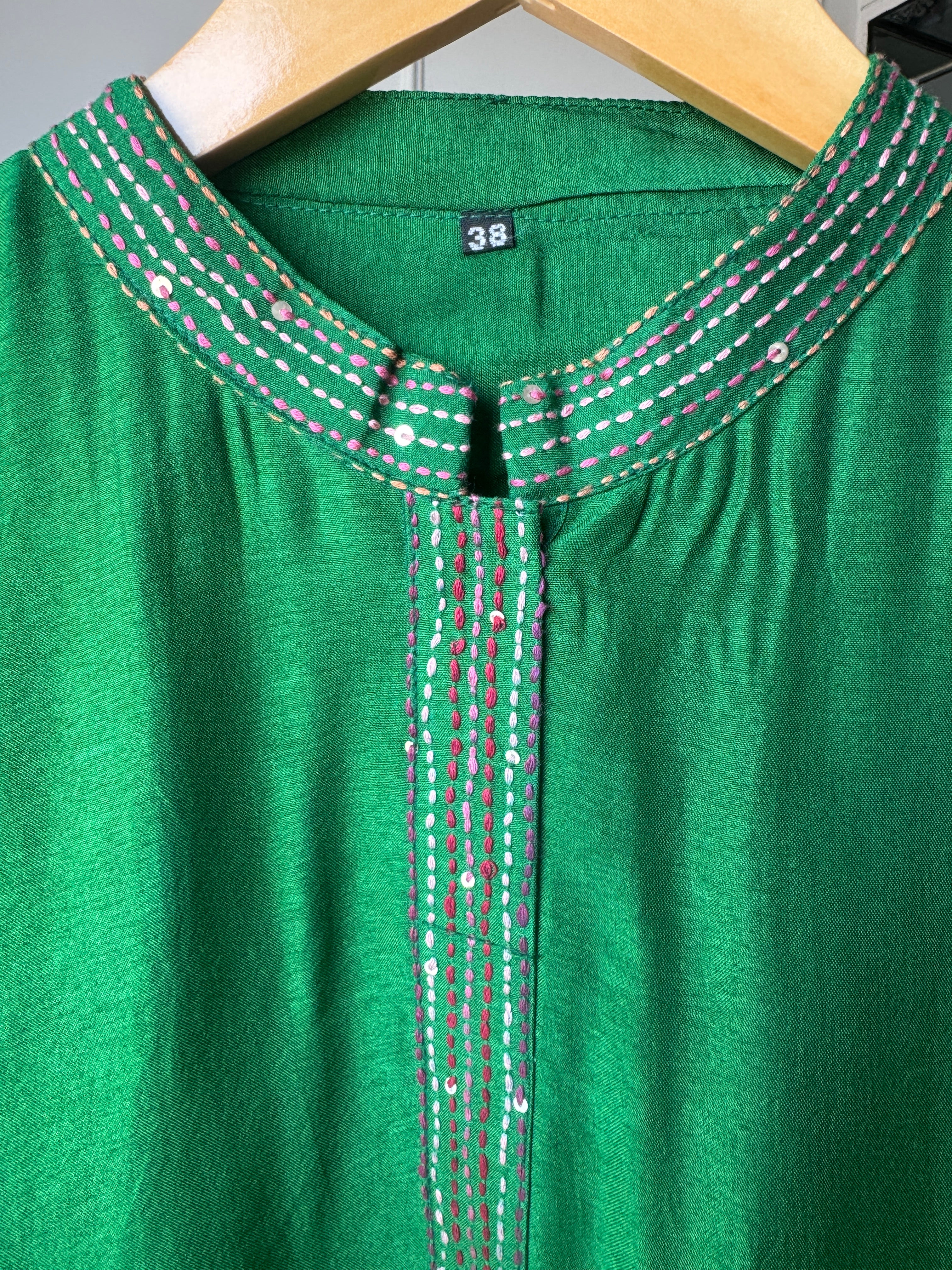 Avni Embroided Set