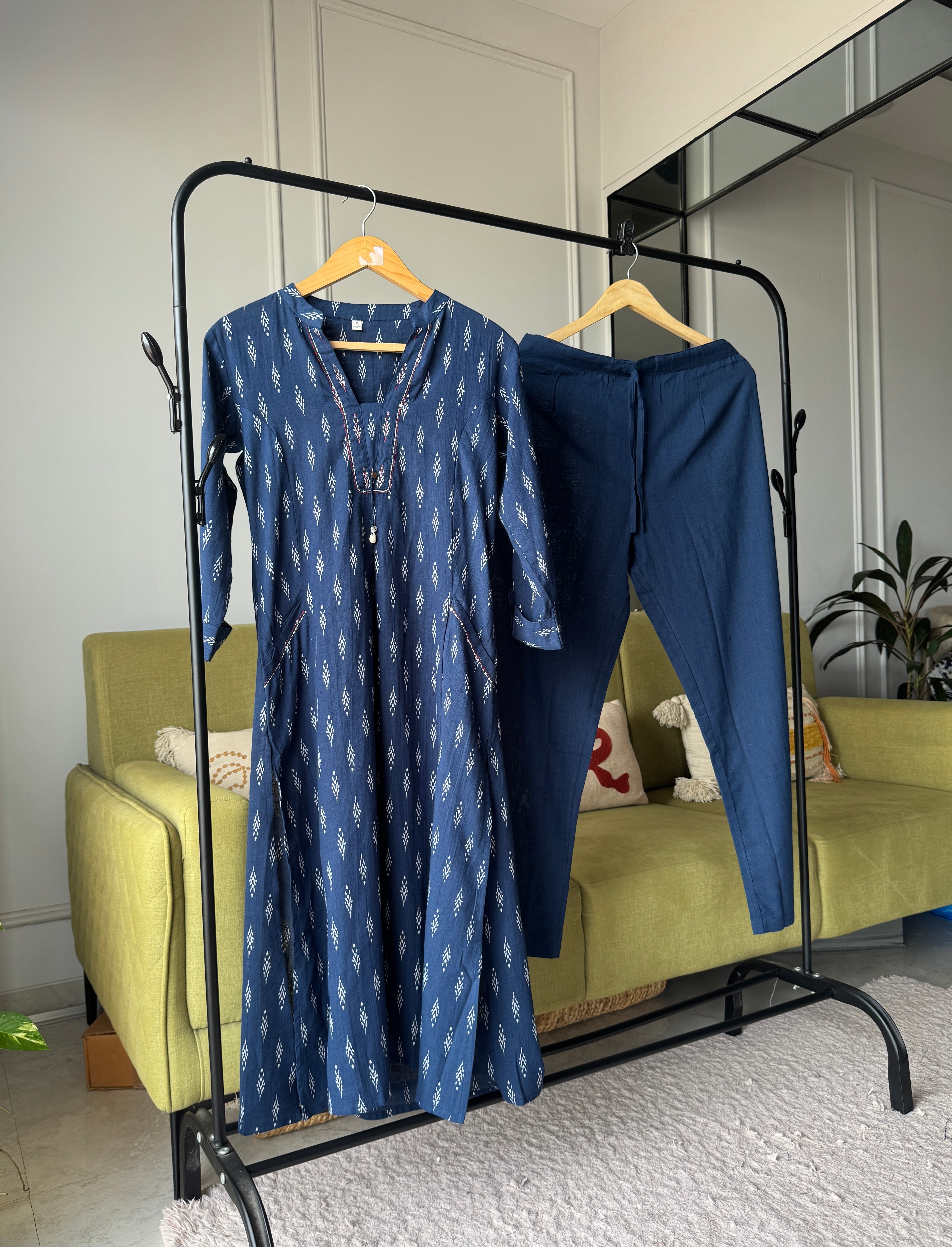 Sashi Kurti And Pants Set