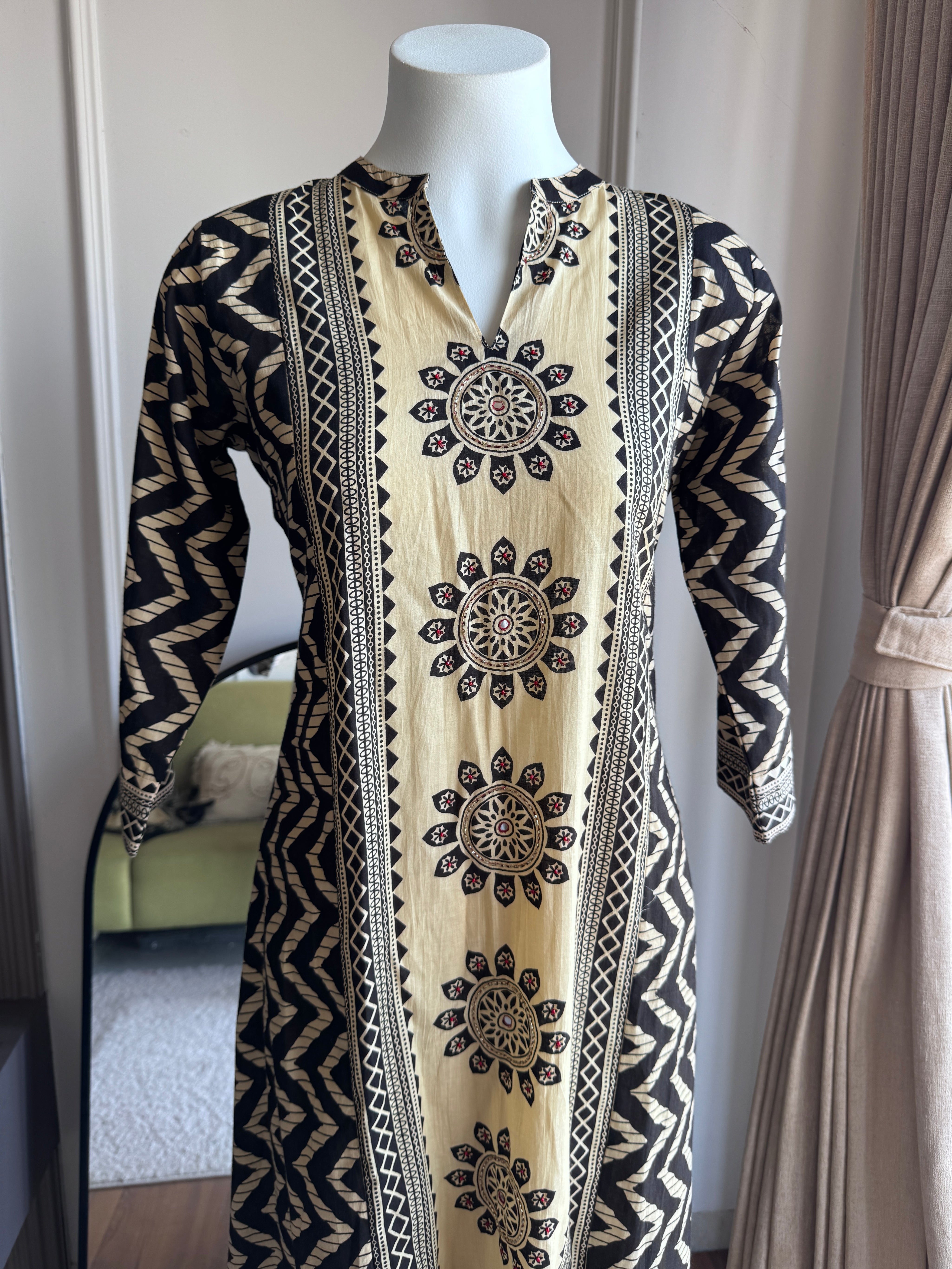 Atissa Abstract Printed Mul Cotton Dress-Black