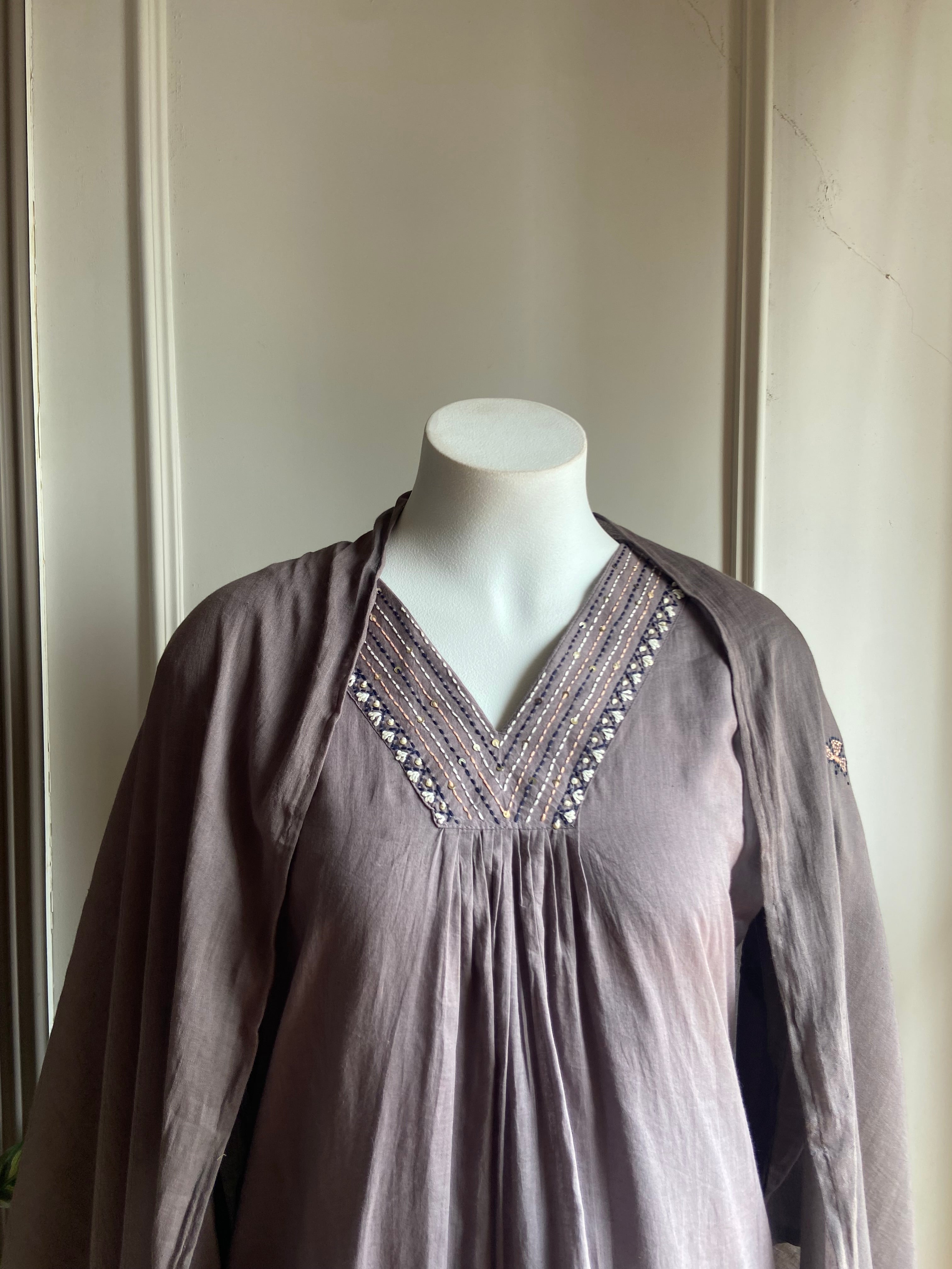 Ridhima  v neck mul Chanderi