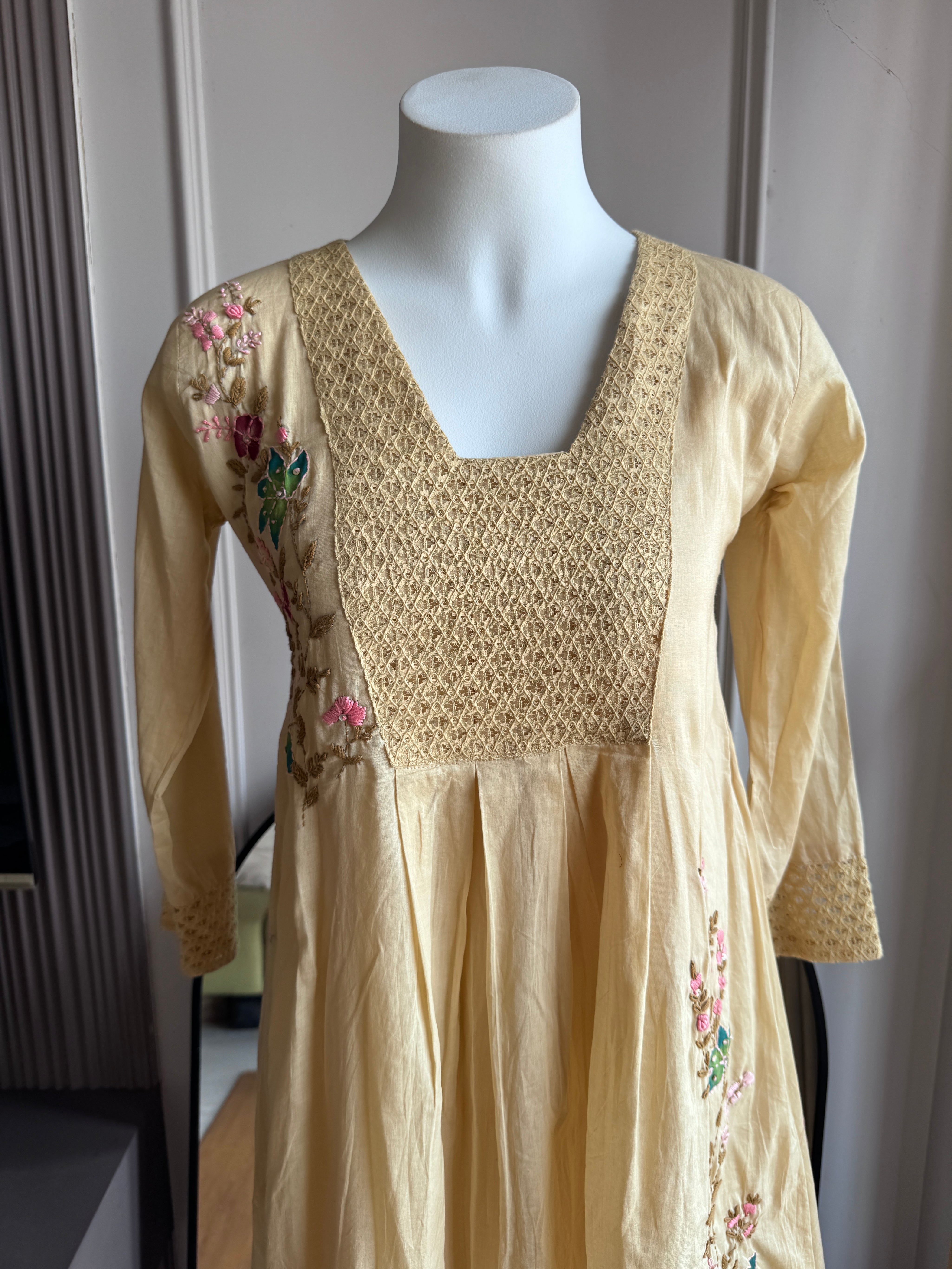 Deepika katha Work Short kurta With Plazzo Set- Beige