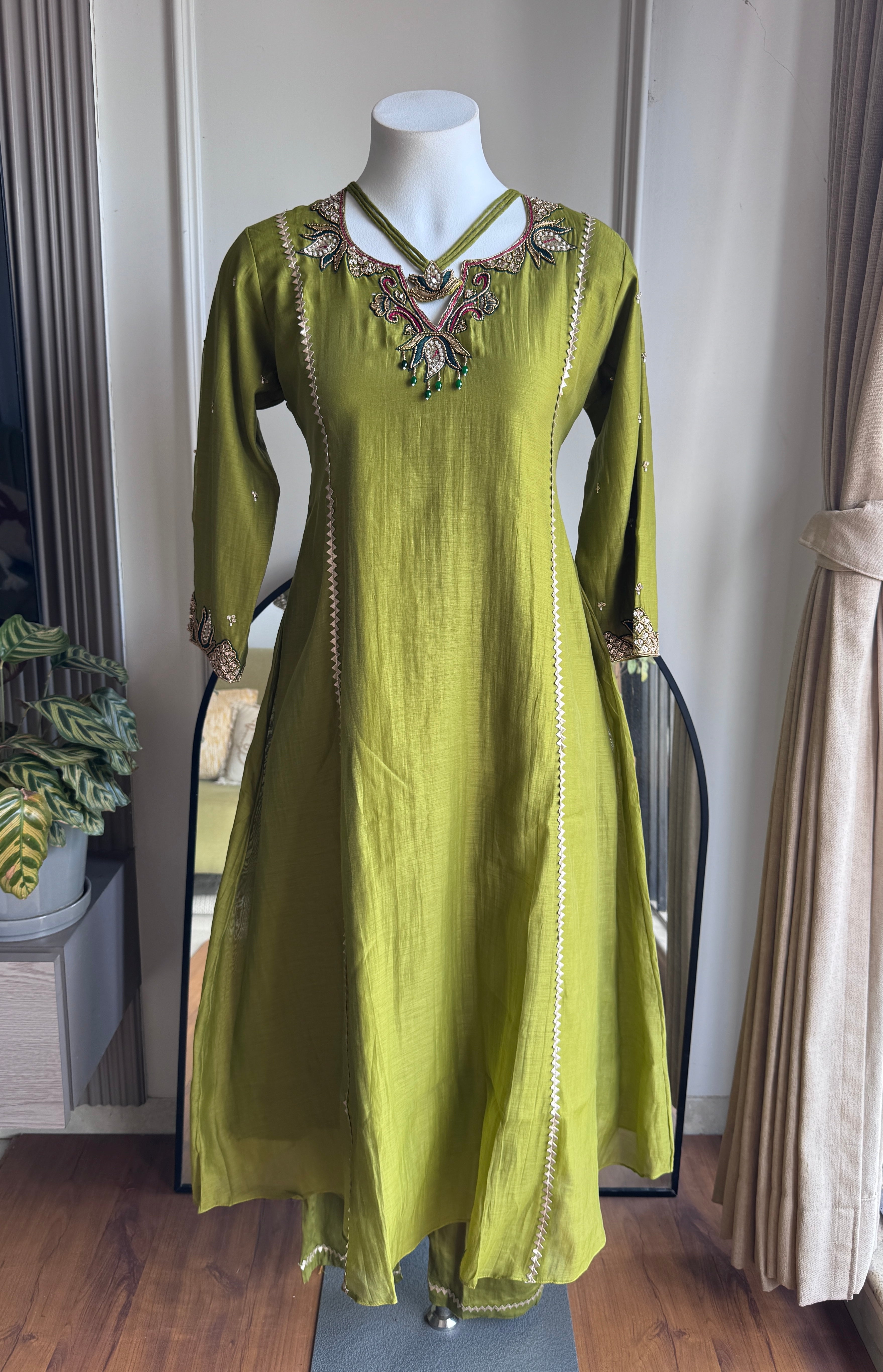 Pooja Necklaces Mul Chanderi Dress-Green